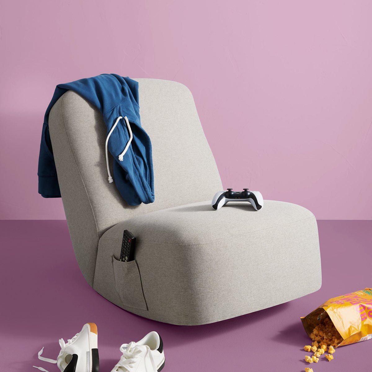 BTC_DormRoomIdeas_Seating_FINALS_gamingrocker.jpg