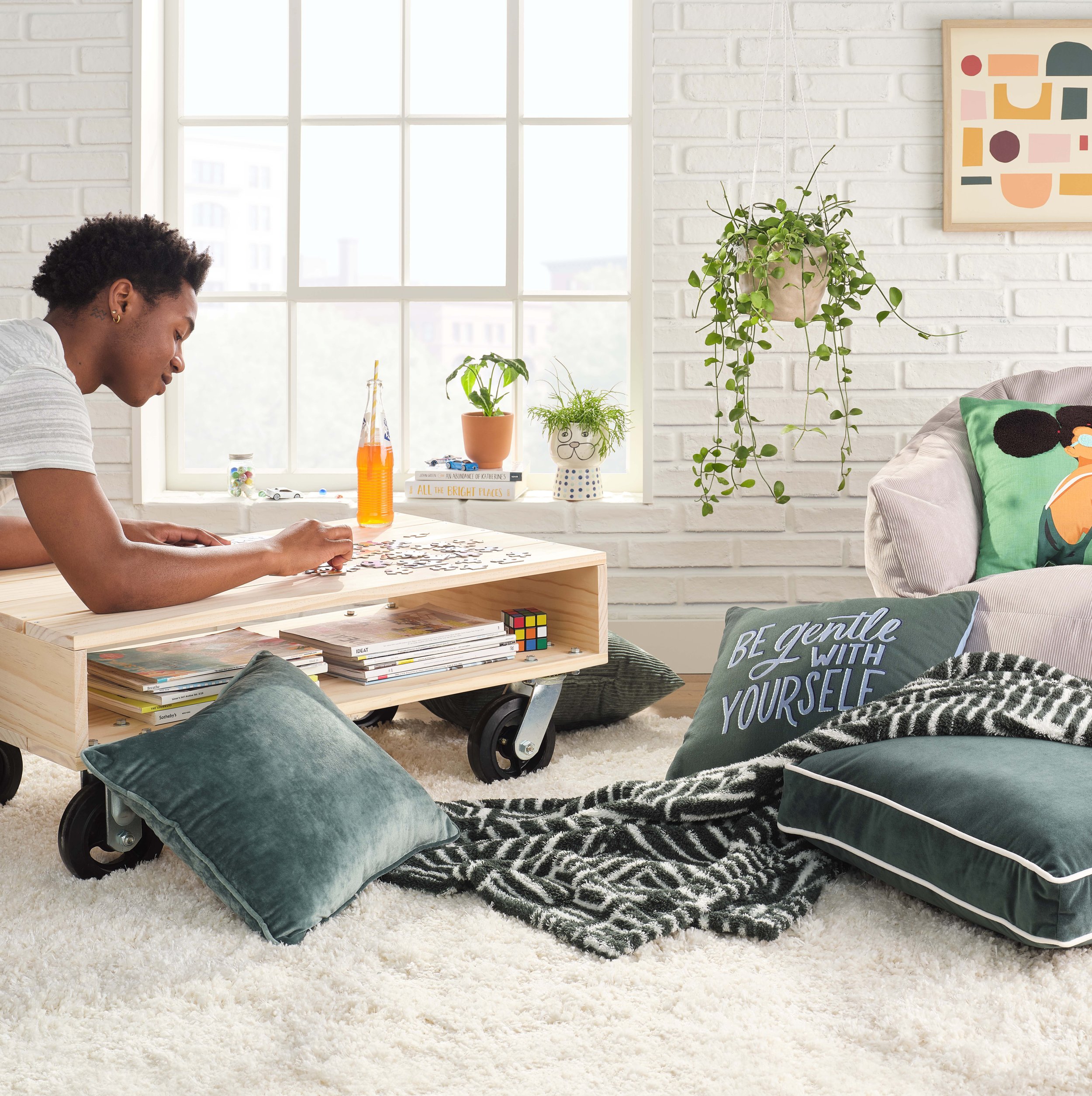 C-002155-01-035_16_DormRoomSmallSpaceIdeas_FloorPillow-SeatingLook3Green_JulyWk2.jpg