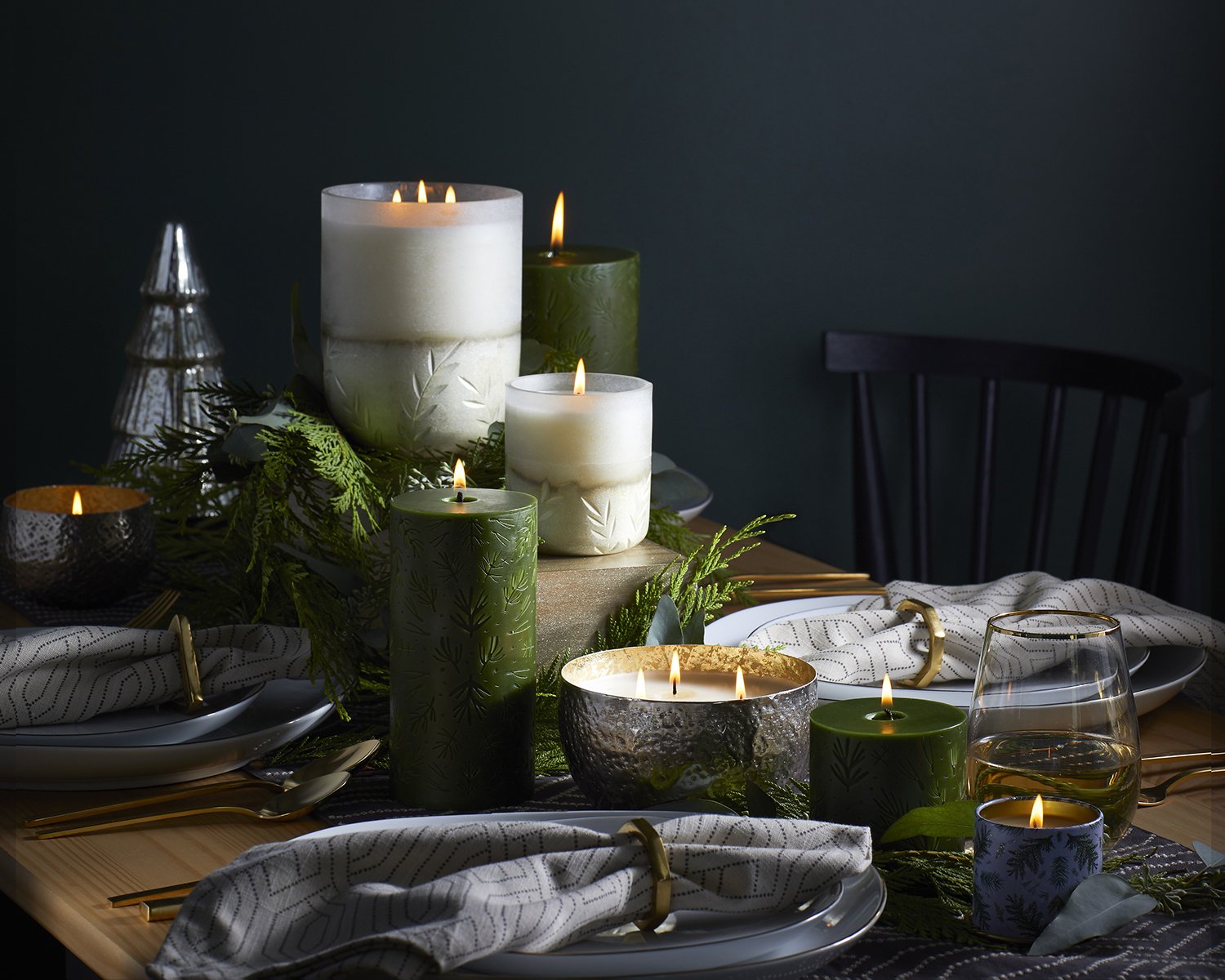 191004_Illume-2020-Catalog_Balsam & Cedar_0145_FINAL_FULL CROP_EDIT-lowres copy.jpg