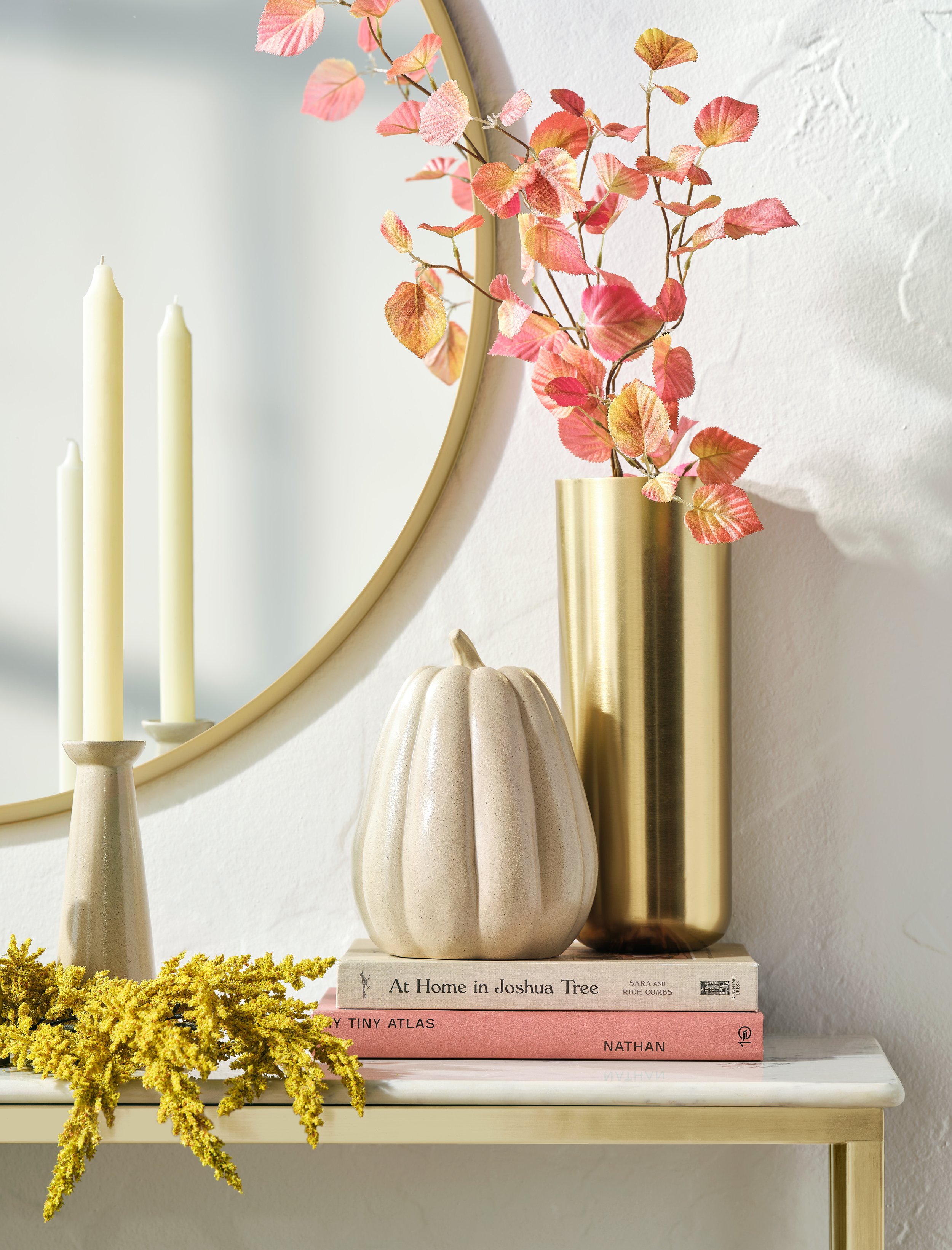 C-001945-01-037_HomeDecor_DecObjandGreeneryFrom5_AugWk4.jpg