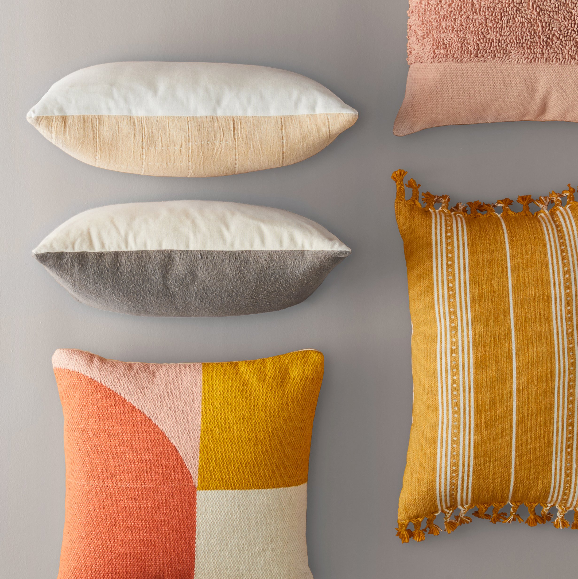 THROWPILLOWS_Square.jpg