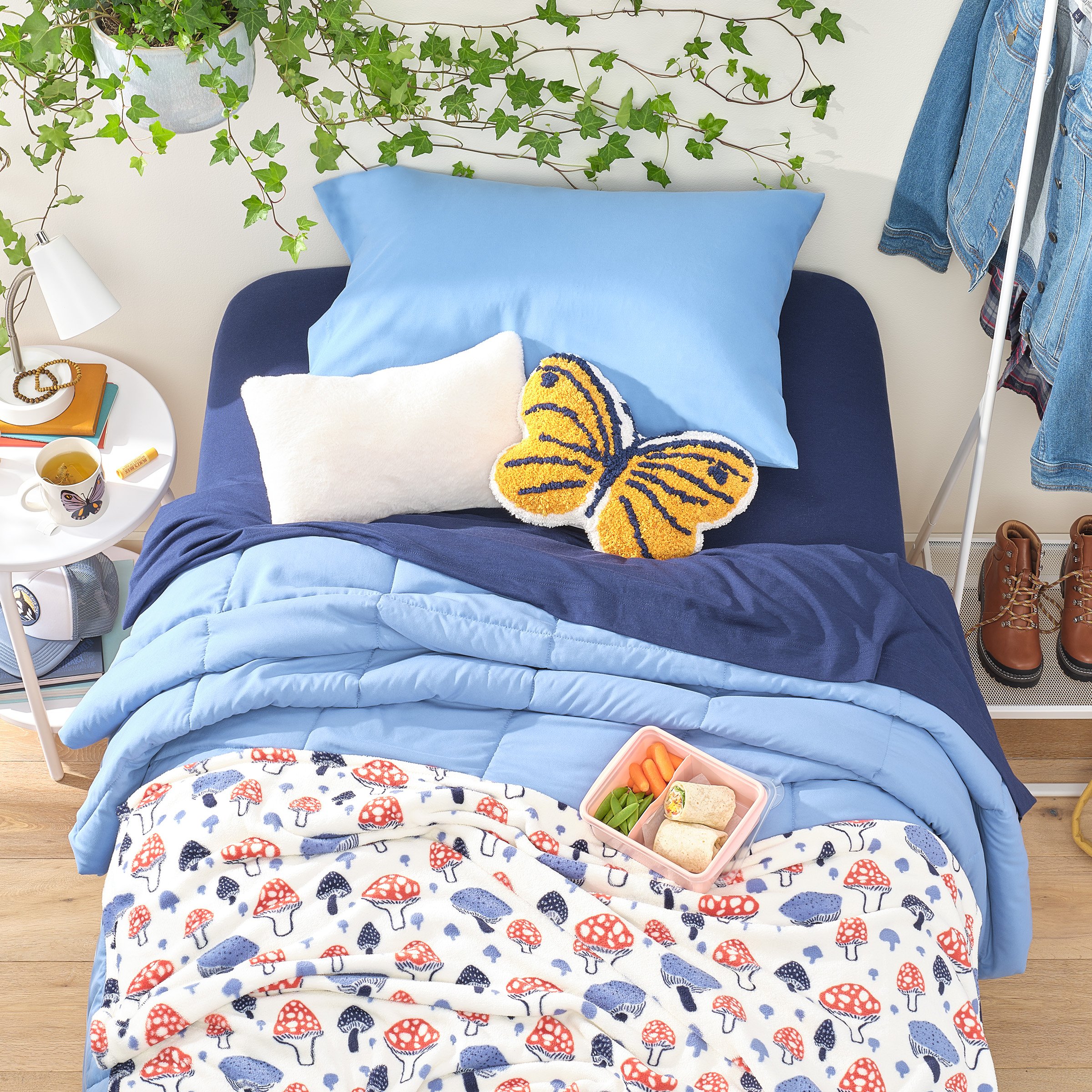 C-002155-01-035_10_DormRoomSmallSpaceIdeas_BeddingLook_1–Blue_JulyWk2_COP_2400x2400.jpg
