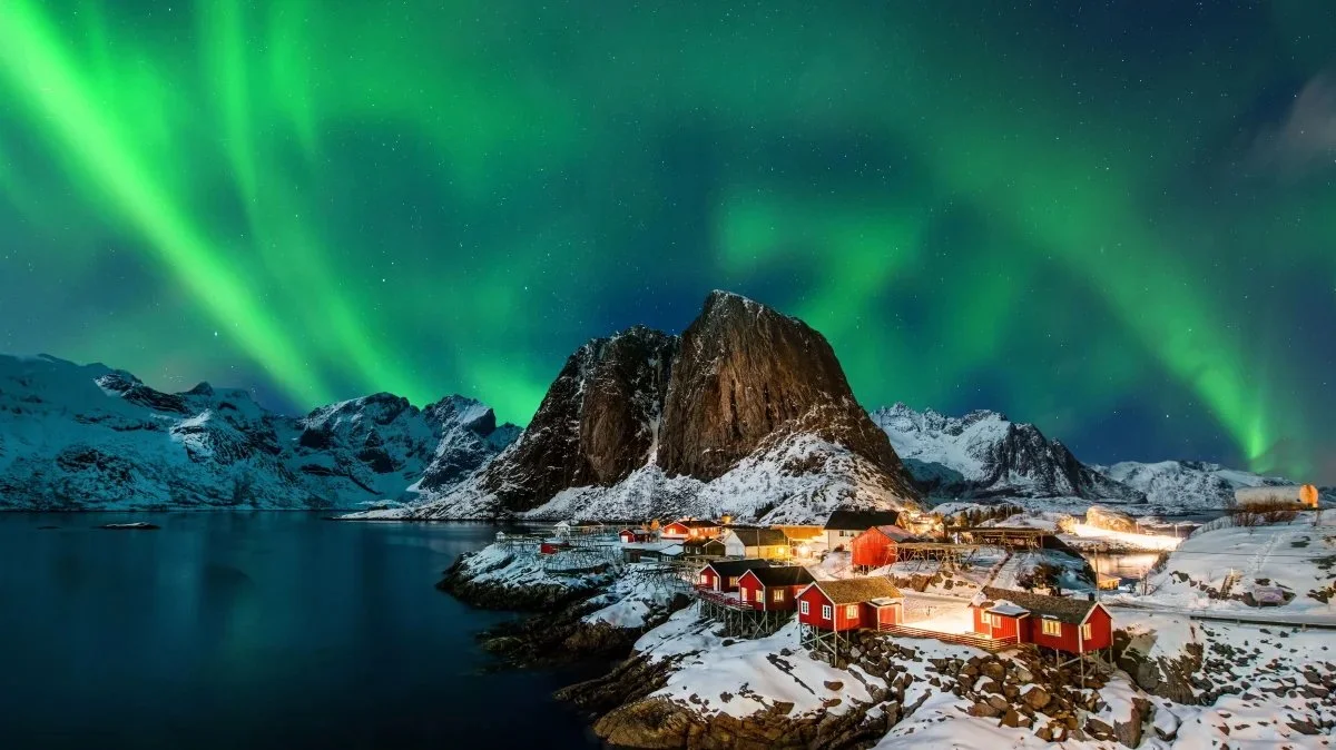 northern-lights-lofoten-hamnoy-norway-2 copy.jpg
