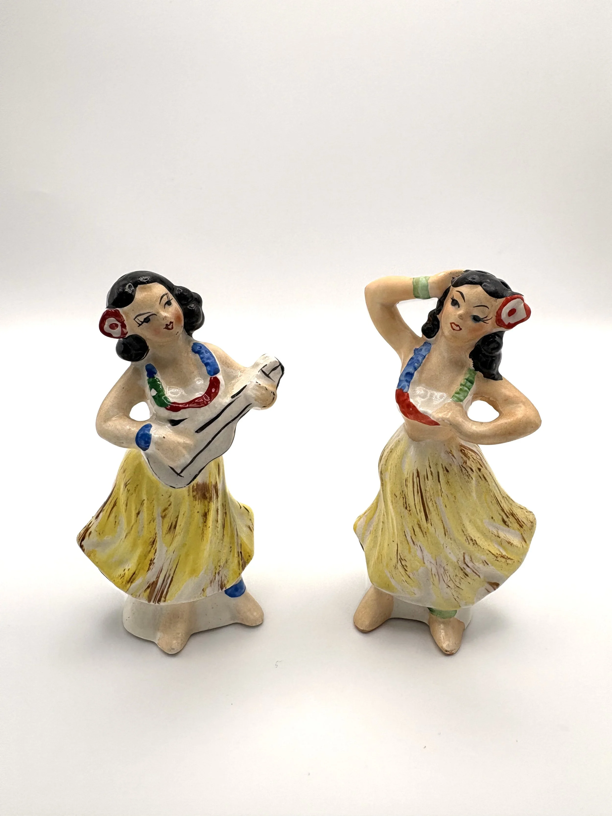 RARE Vintage Victoria Ceramics Hawaiian Hula Girl Salt & Pepper Shakers