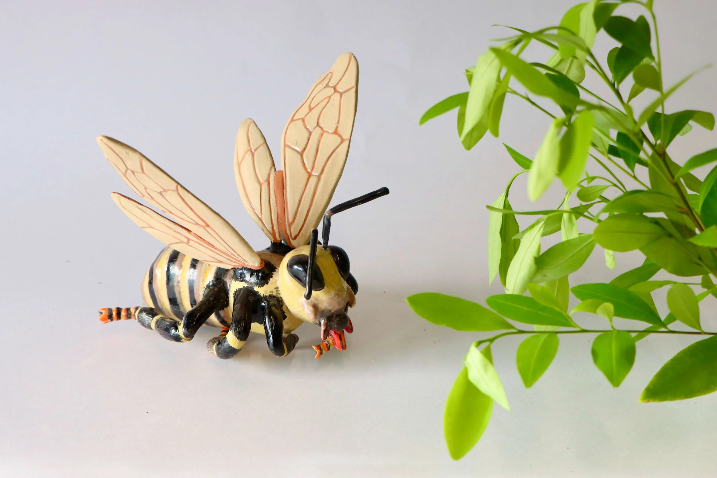 1. La Abeja y La Coca  2.jpg