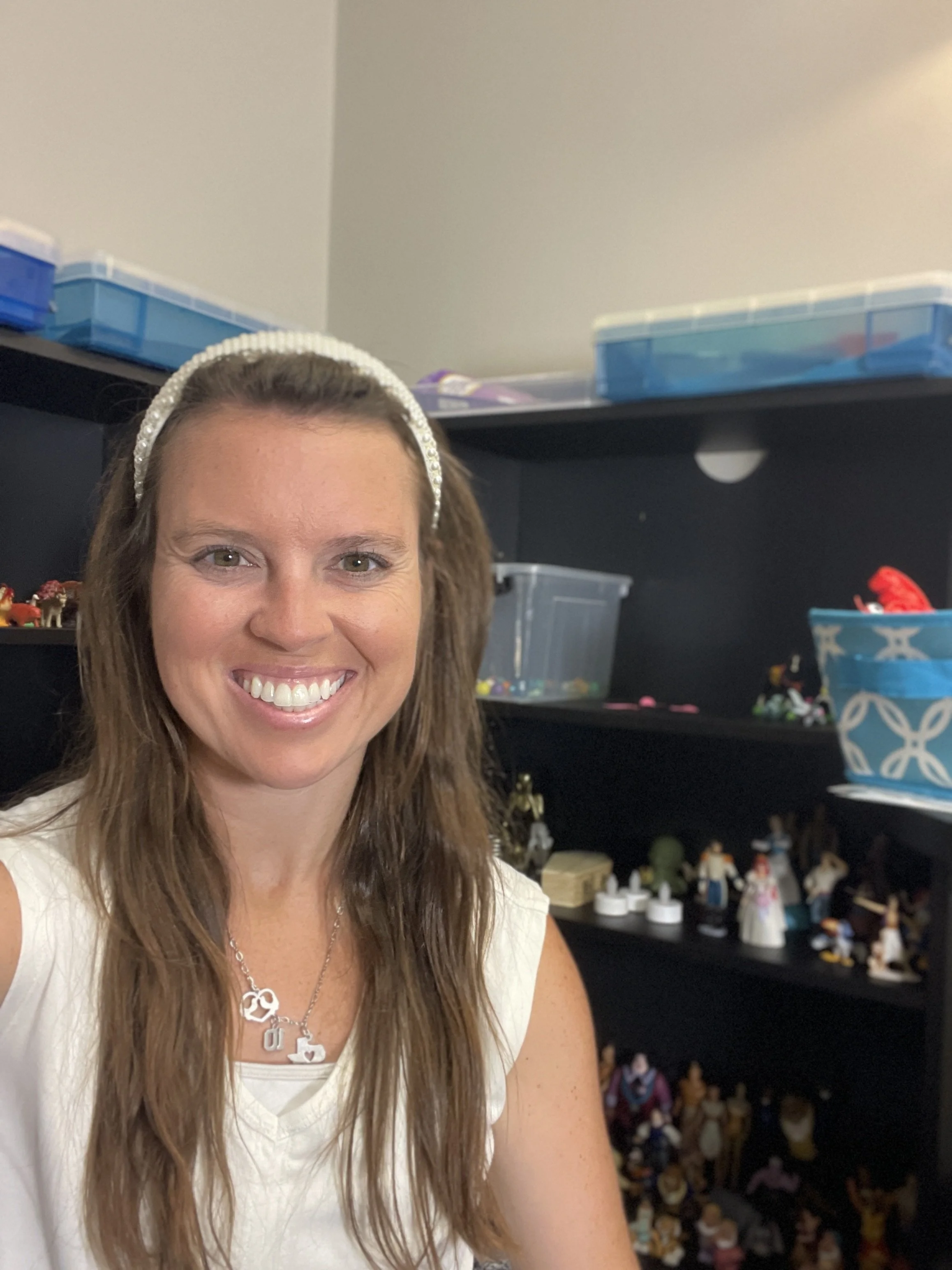 Play therapist in Alamo Ranch, San Antonio TX, Child grief counseling and trauma therapy in Alamo Ranch
