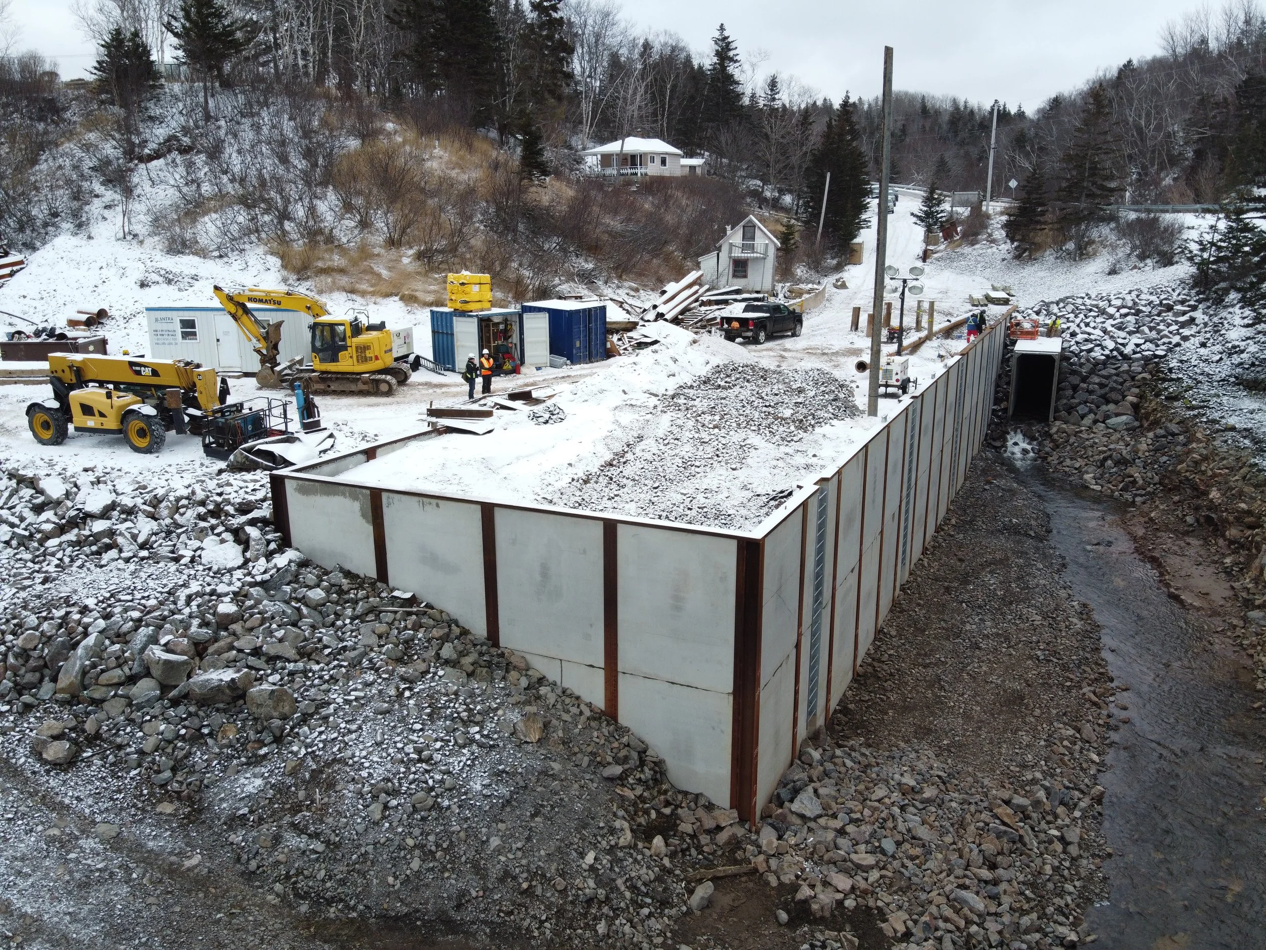 Canada Creek Small Craft Harbour under construction during Winter. Harbourside Engineering’s teams worked in real time to overcome various site challenges.