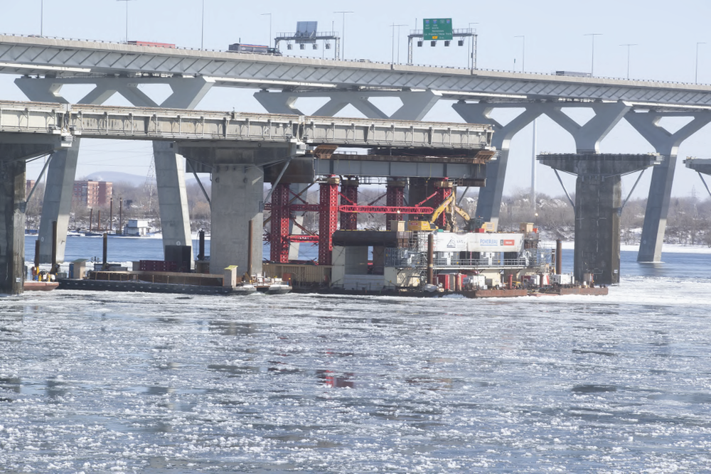 Jacking Towers Raising Bridge Span, Old Champlain Bridge,QC