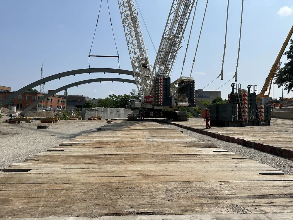 Second arch, in Position