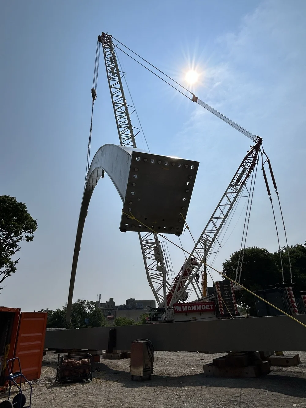 Victoria Bridge Arch, Lifted