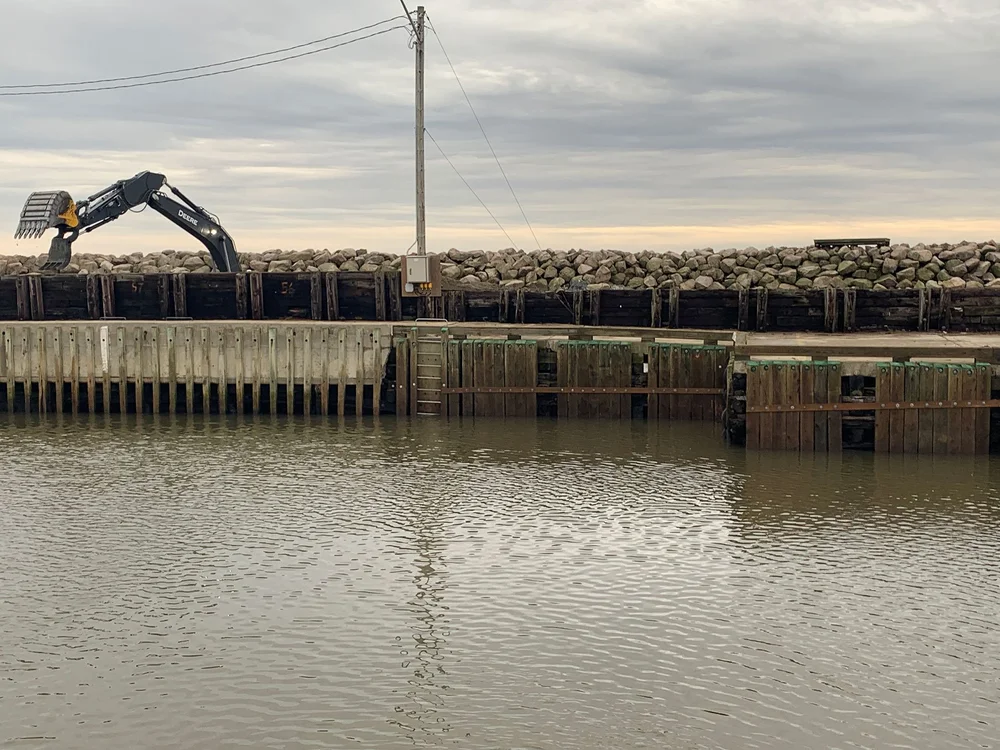 Excavator, Pointe-Sapin