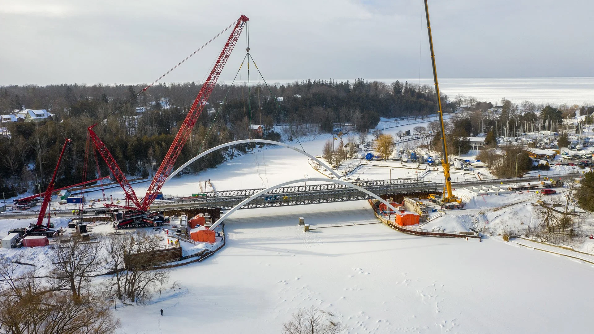 Lifting the second arch