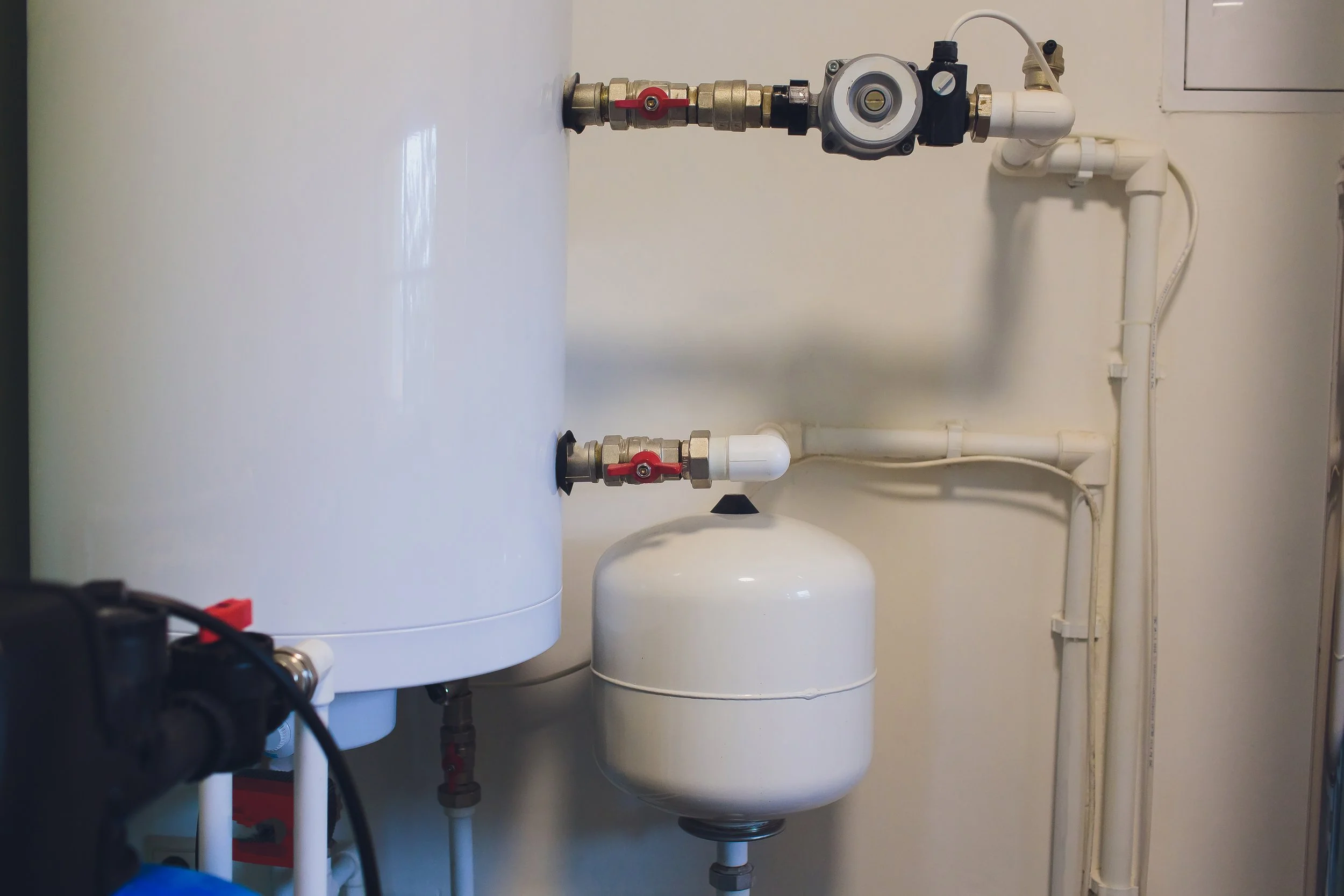 Tankless vs. Traditional Water Heaters: Which Is Better for Your Home