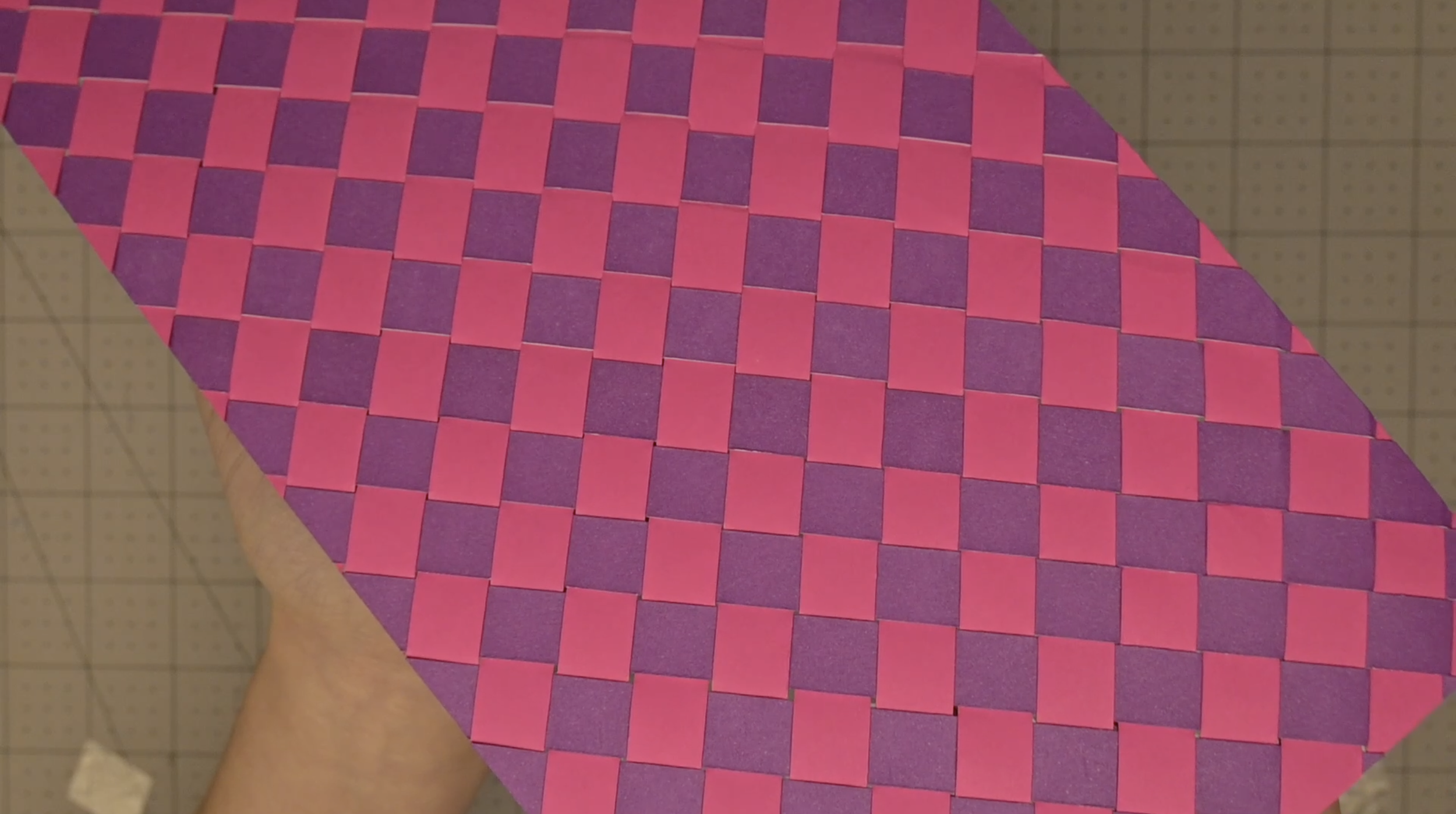 Create a Diagonal Diamond Paper Weave!