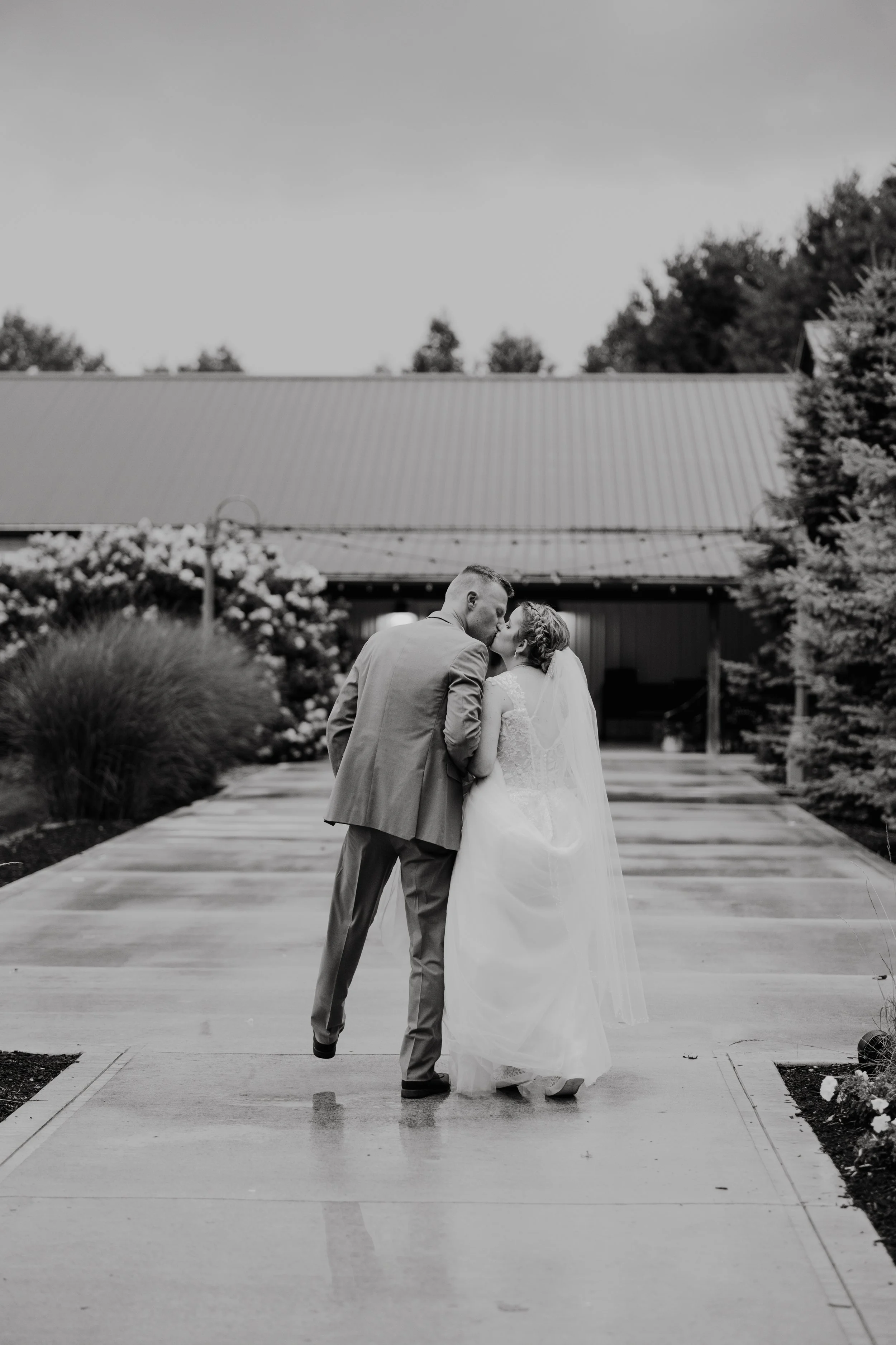 ohdeercollective-ohio-engagement-wedding-photographer-pineacres-33.jpg