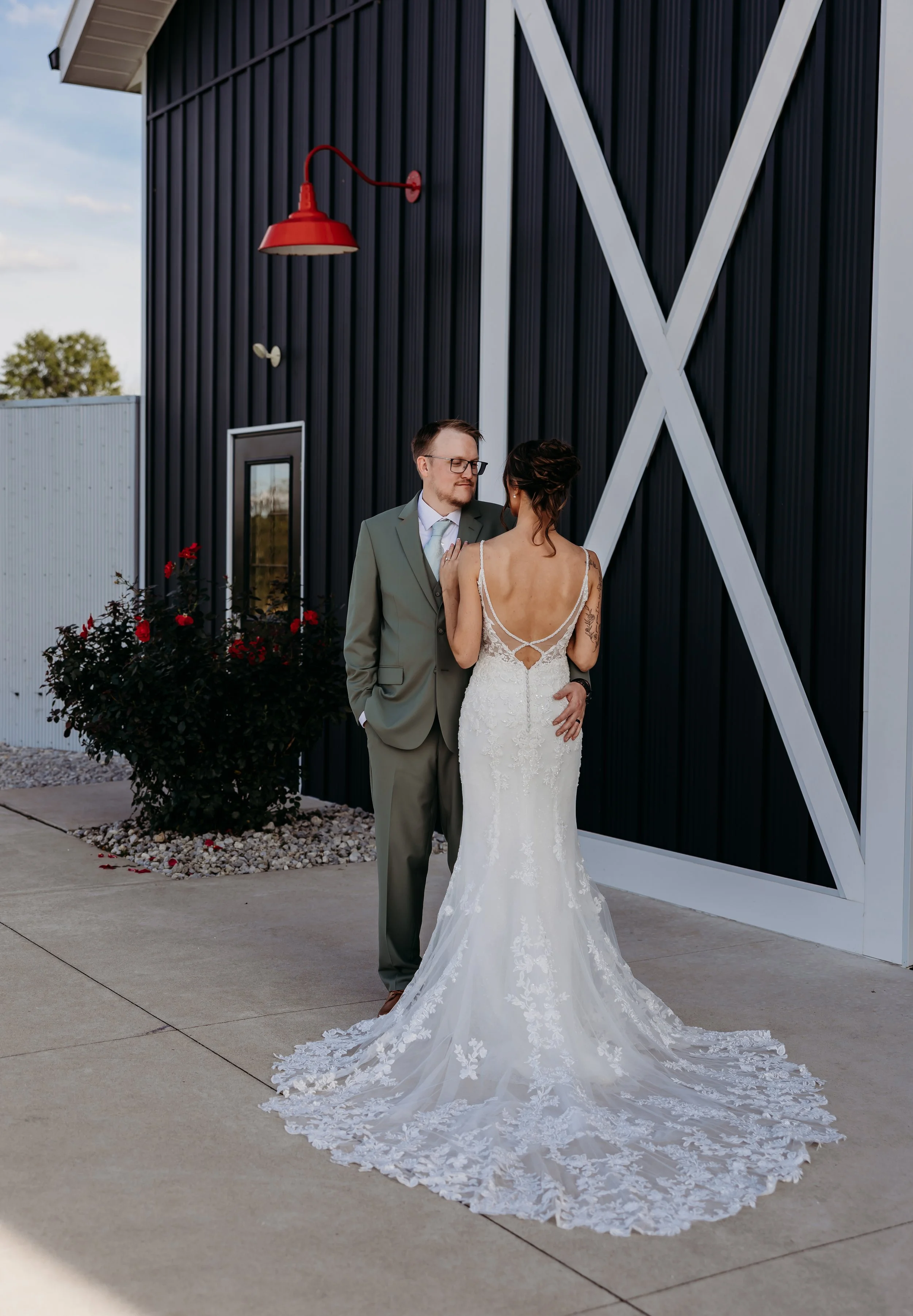 ohdeercollective-ohio-engagement-wedding-maternity-photographer-birdseyebarn-norton-36.jpg