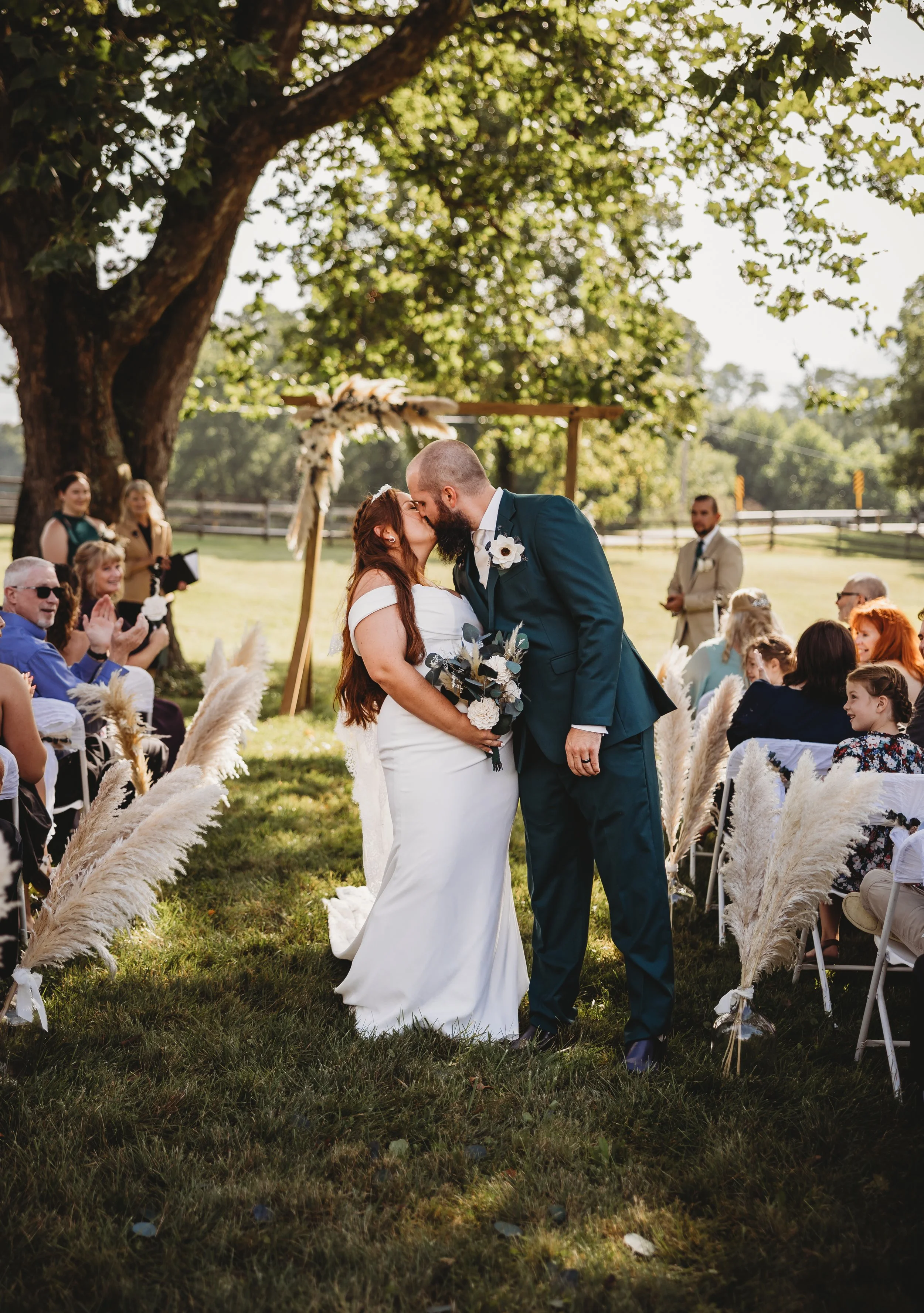 ohdeercollective-ohio-engagement-wedding-maternity-photographer-barnatrushcreek-16.jpg
