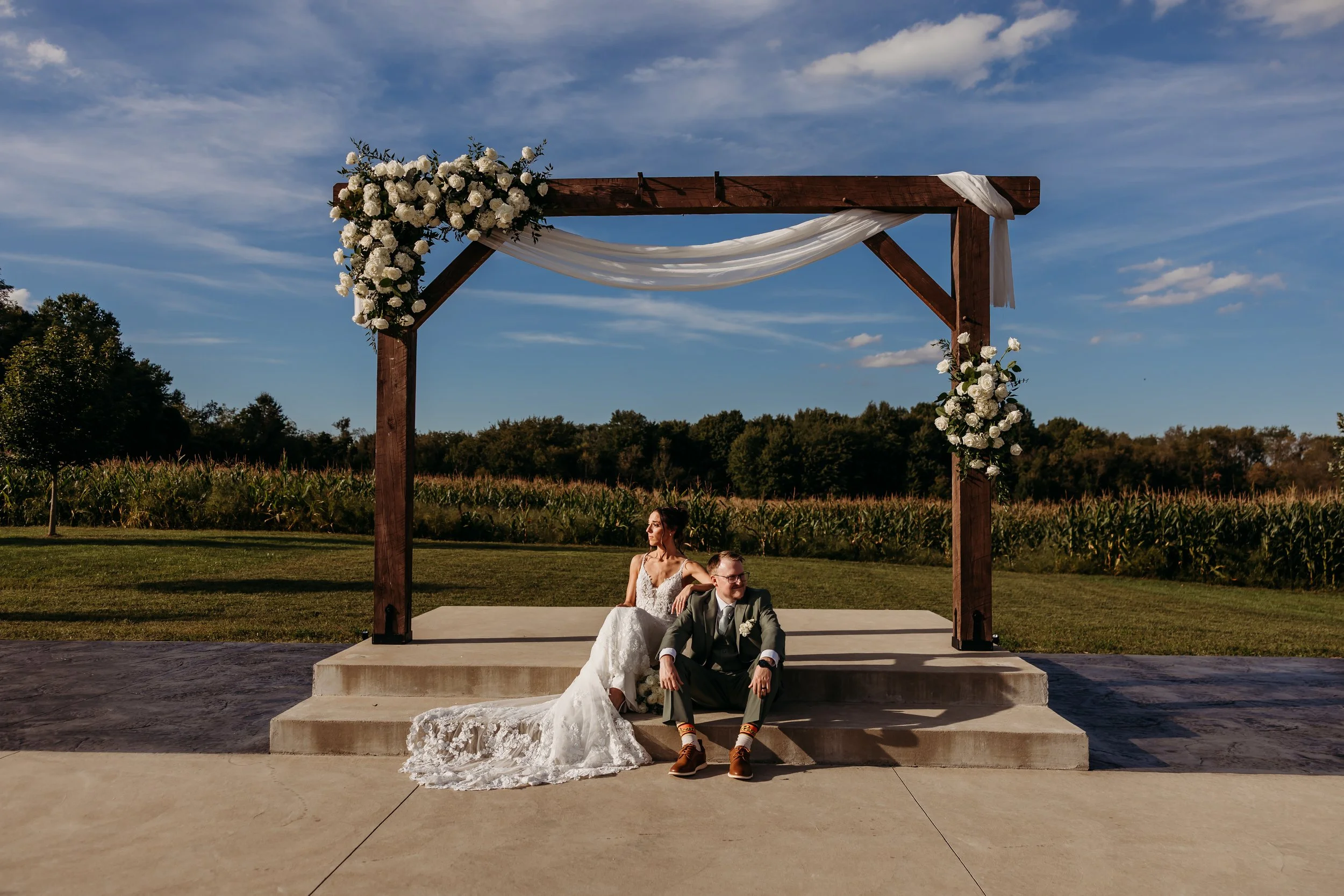ohdeercollective-ohio-engagement-wedding-maternity-photographer-birdseyebarn-norton-37.jpg