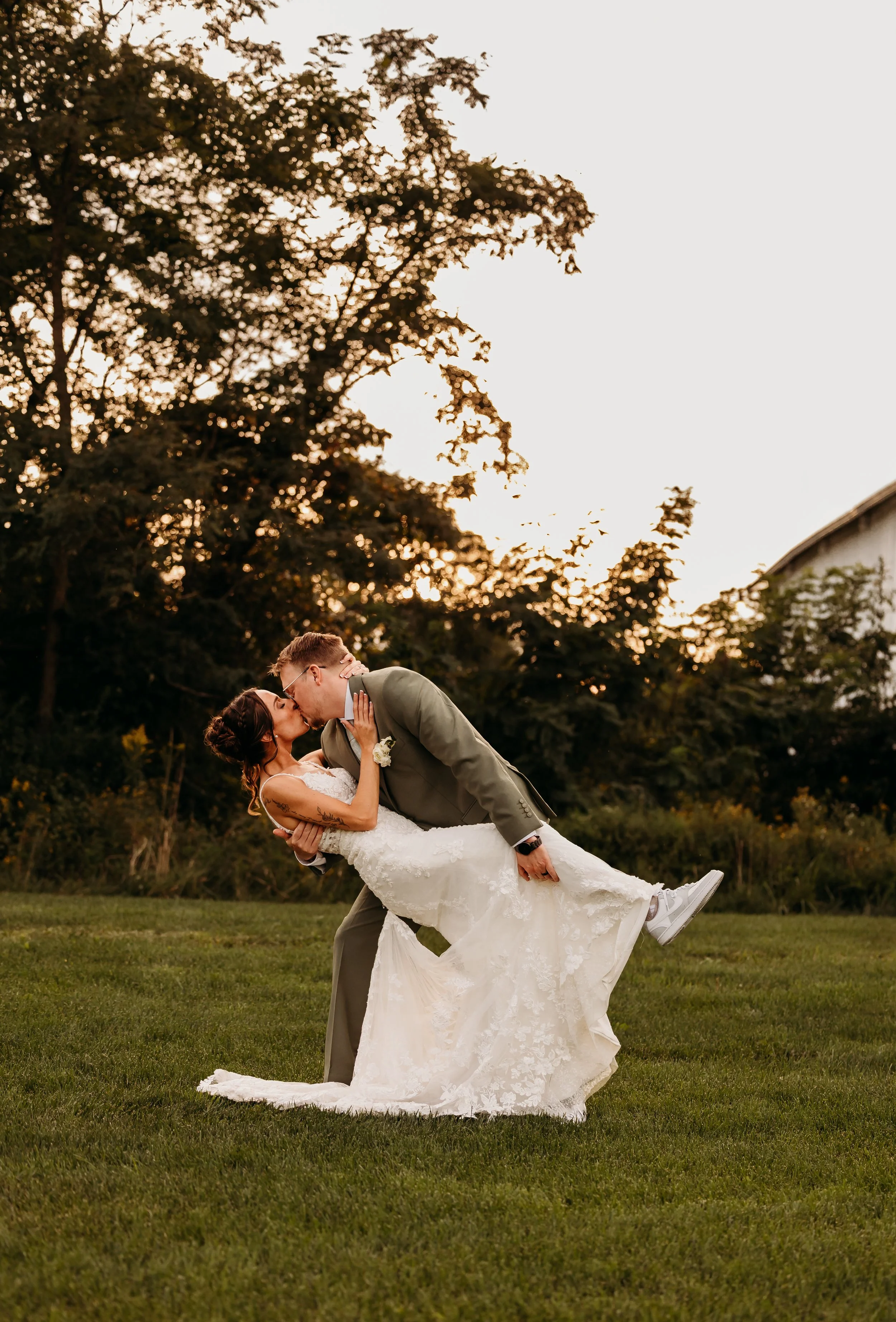 ohdeercollective-ohio-engagement-wedding-maternity-photographer-birdseyebarn-norton-42.jpg