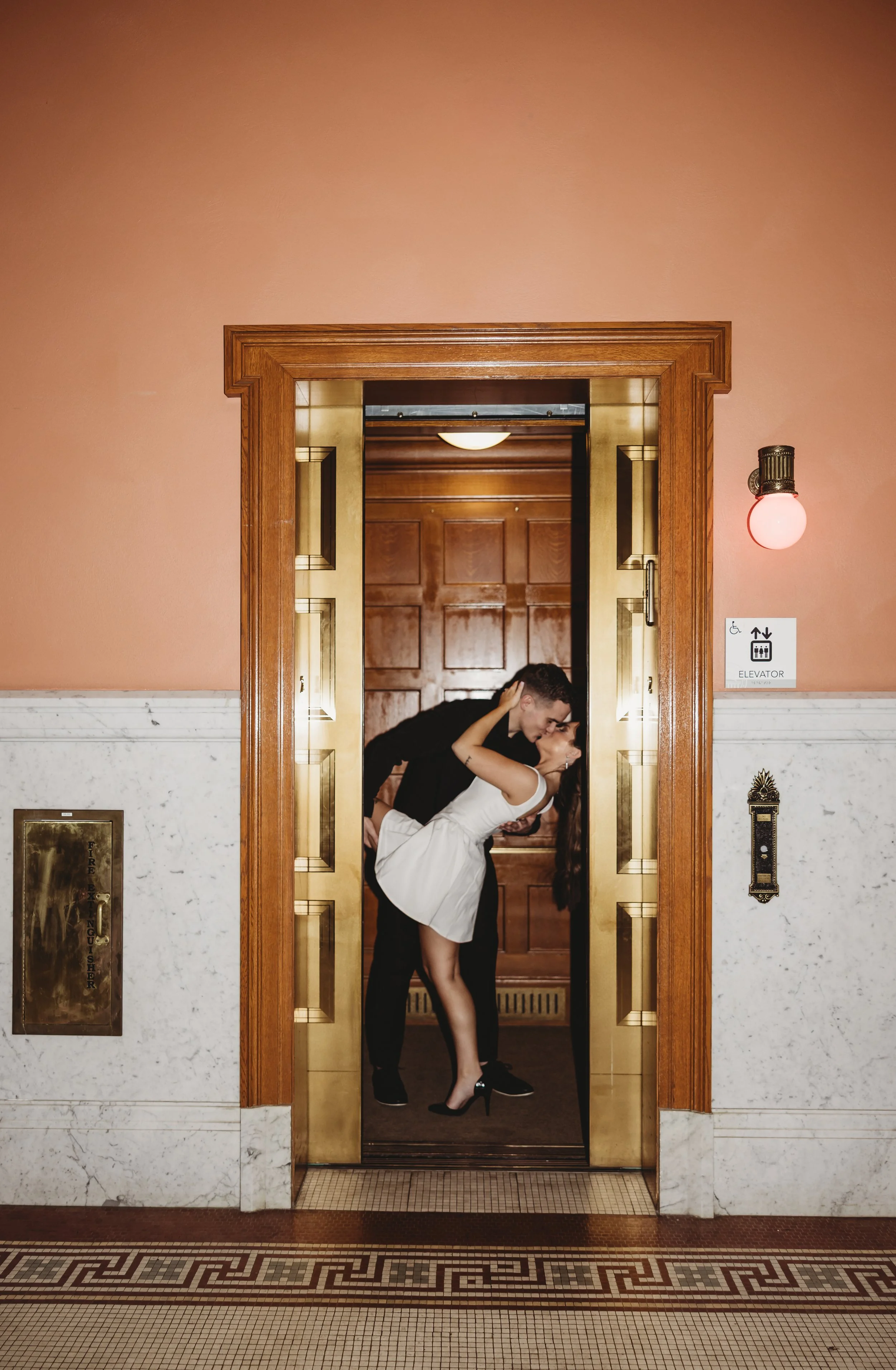 ohdeercollective-ohio-statehouse-wedding-photographer-111.jpg