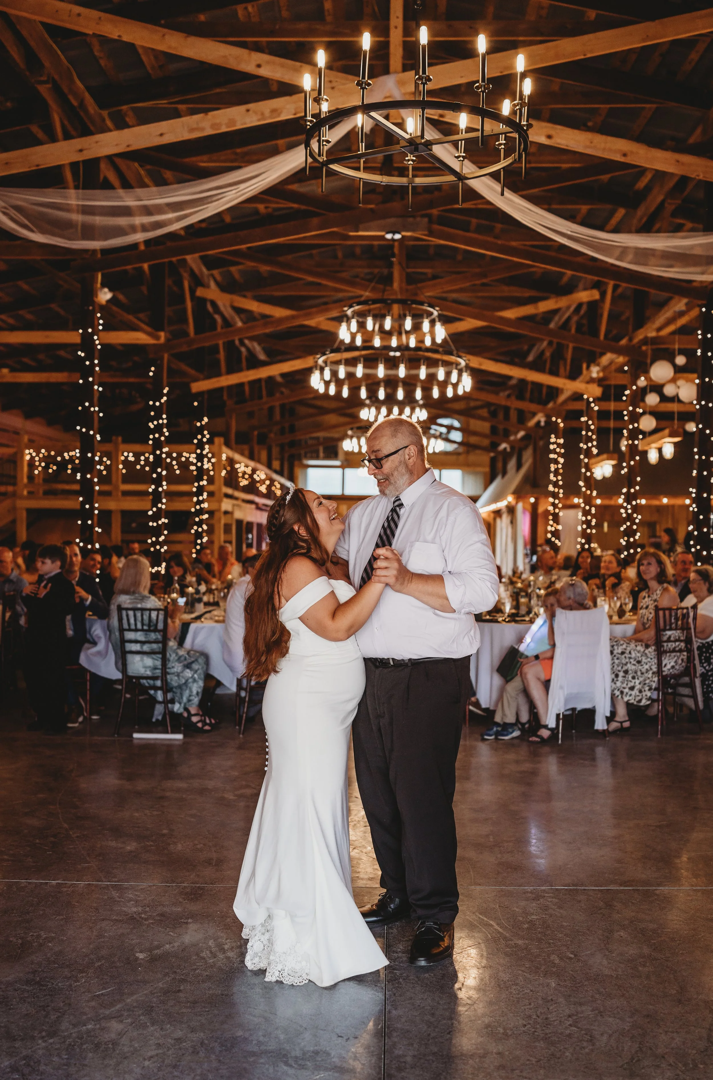 ohdeercollective-ohio-engagement-wedding-maternity-photographer-barnatrushcreek-29.jpg