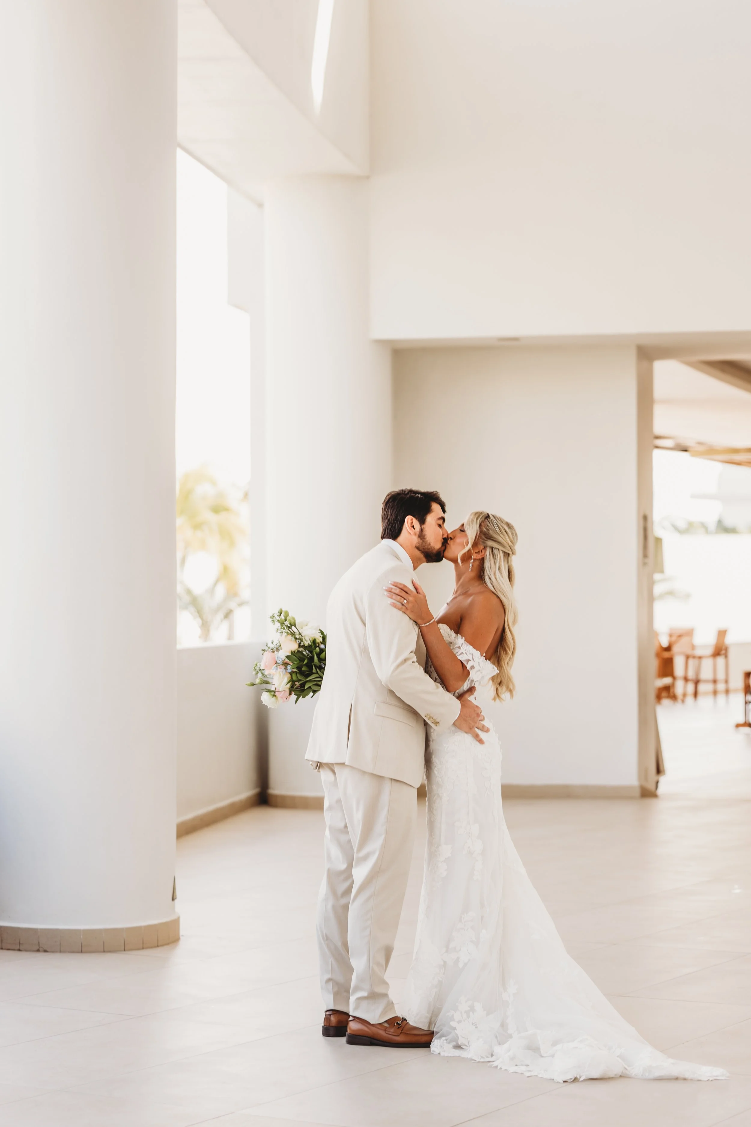 ohdeercollective-cancun-royaltonsplash-ohio-wedding-photographer-430.jpg