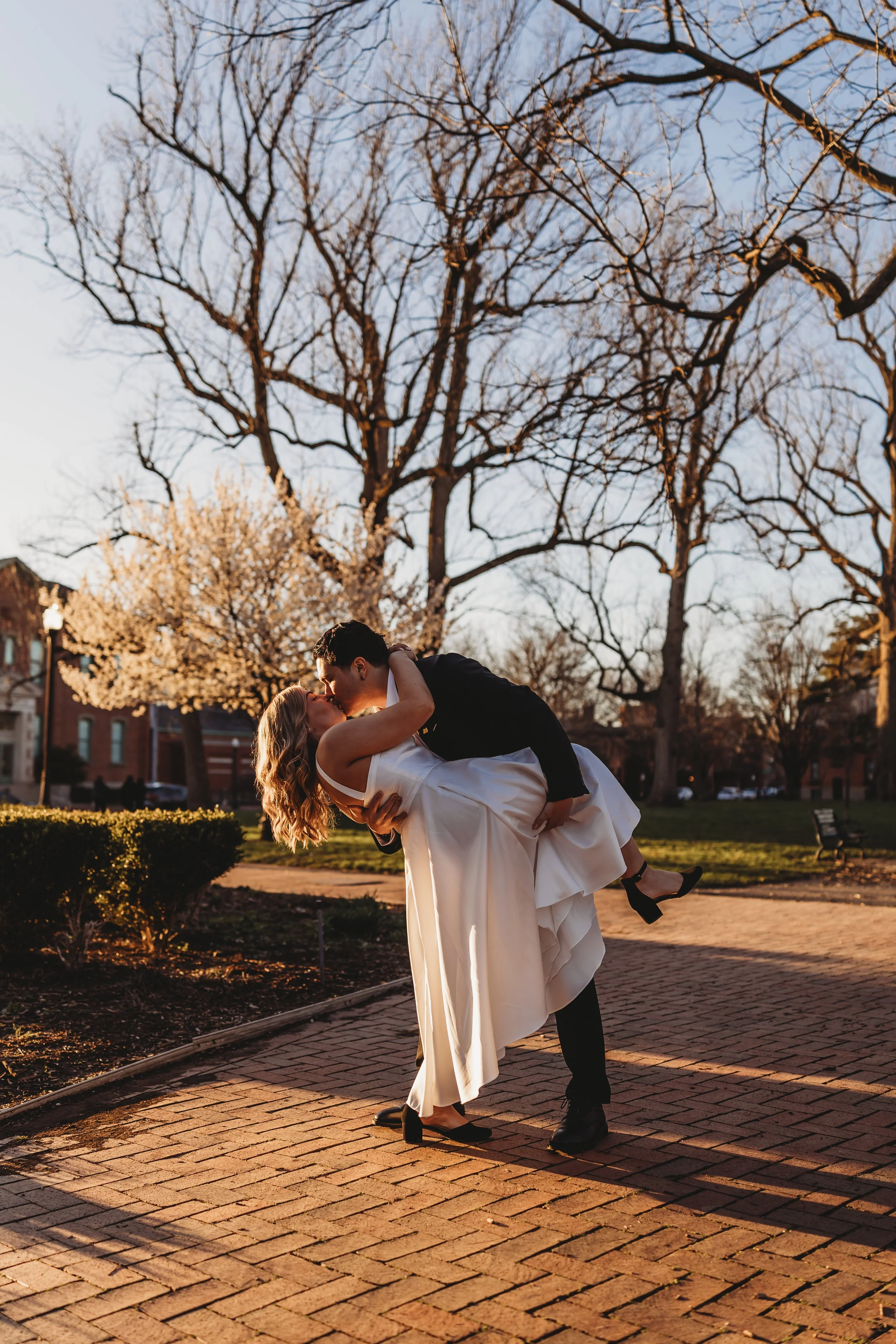 ohdeercollective-ohio-engagement-schiller-park-german-village-wedding-photographer-39.jpg