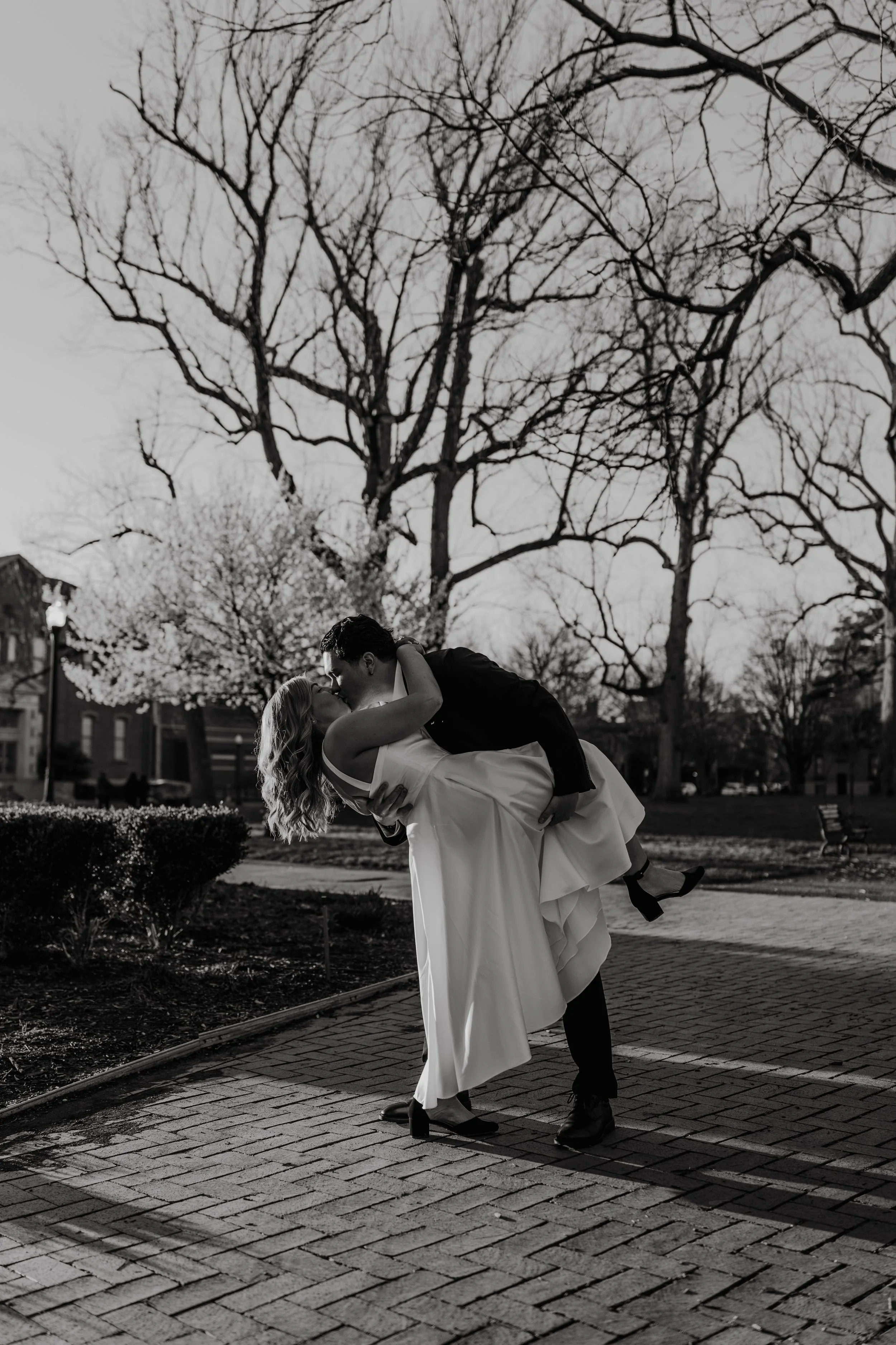 ohdeercollective-ohio-engagement-schiller-park-german-village-wedding-photographer-38.jpg