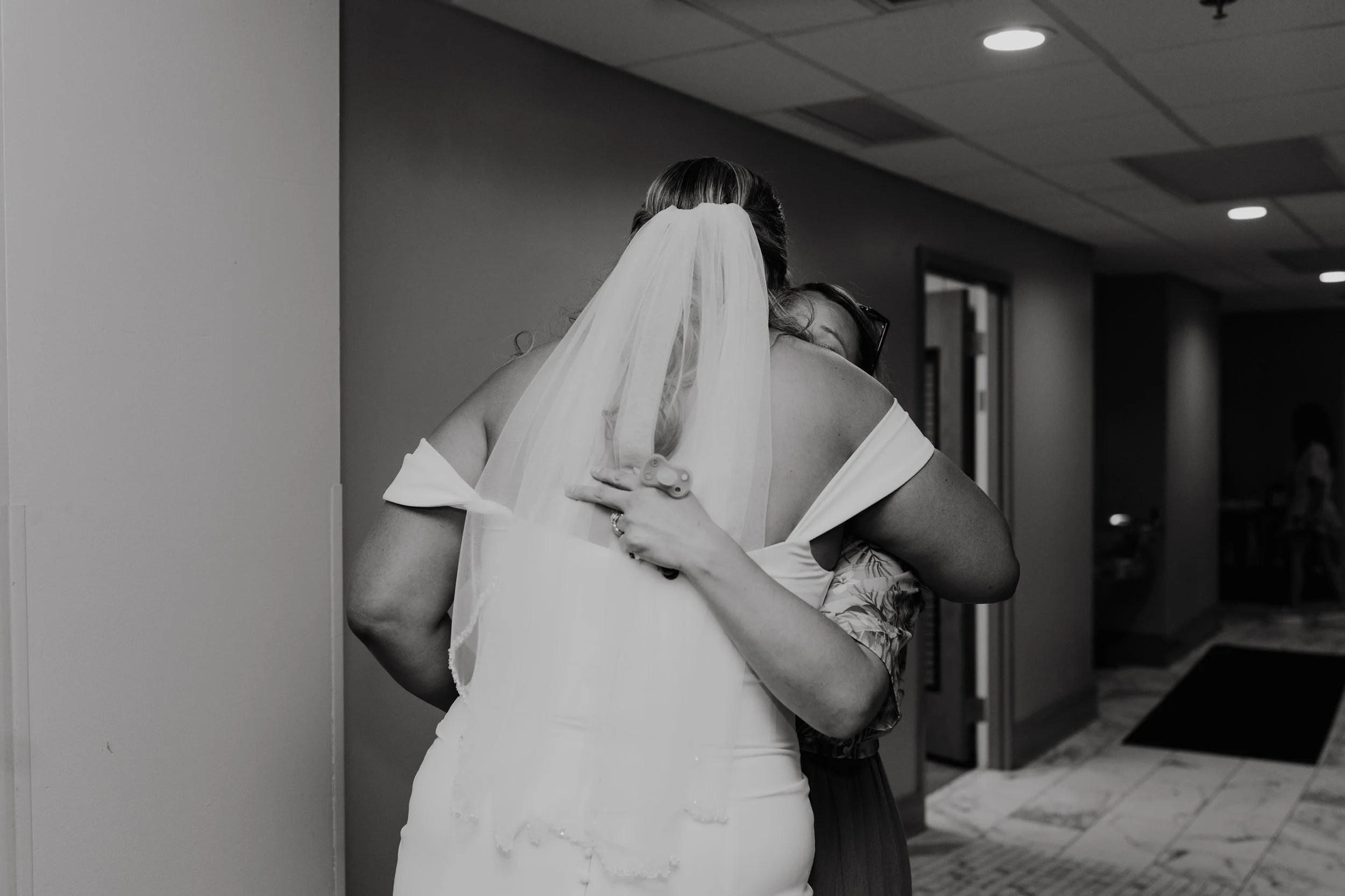 ohdeercollective-ohio-engagement-wedding-photographer-station67-167.jpg