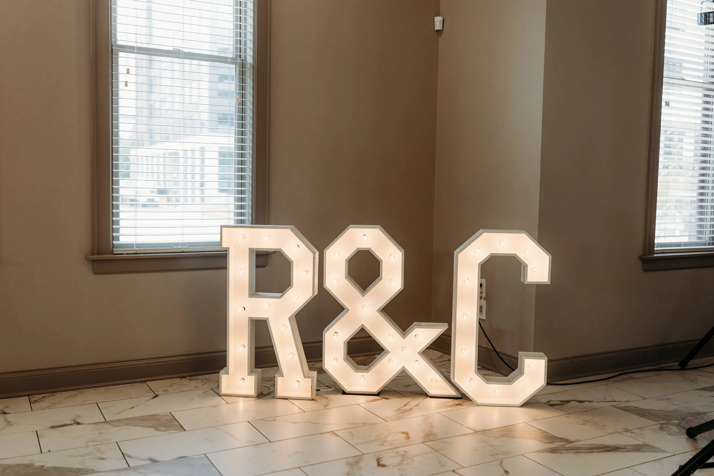 ohdeercollective-ohio-engagement-wedding-photographer-station67-36.jpg