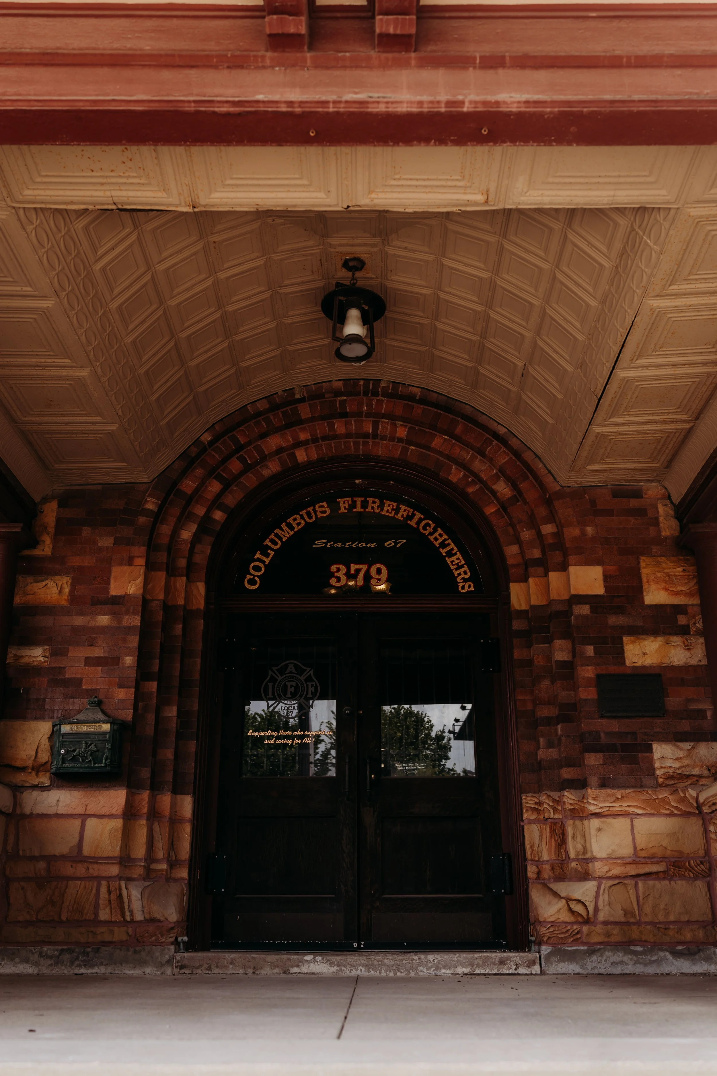 ohdeercollective-ohio-engagement-wedding-photographer-station67-43.jpg
