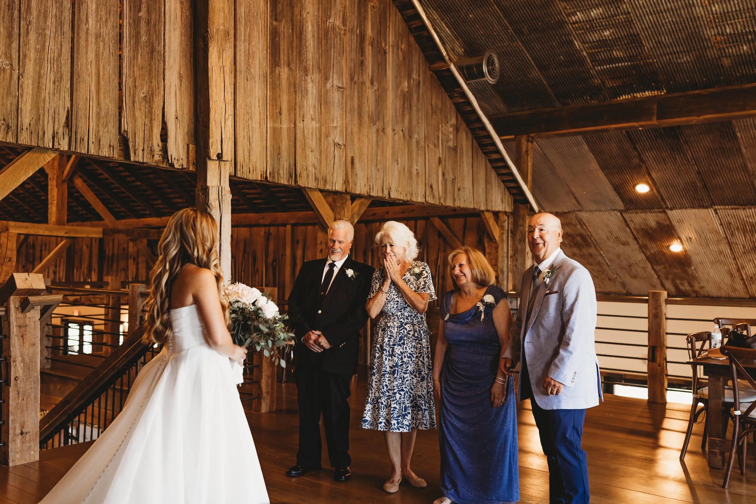 ohdeercollective-ohio-engagement-wedding-photographer-oldbarnsatdryrunfarms-14.jpg