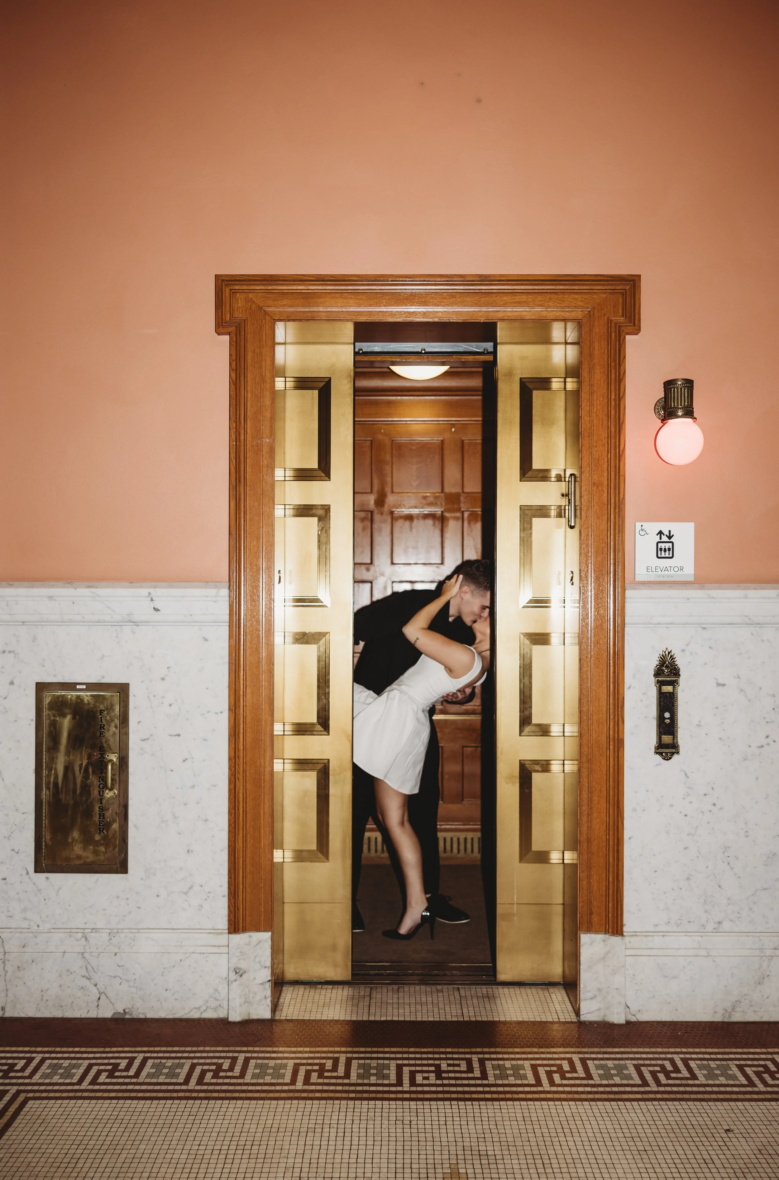 ohdeercollective-ohio-statehouse-wedding-photographer-112.jpg