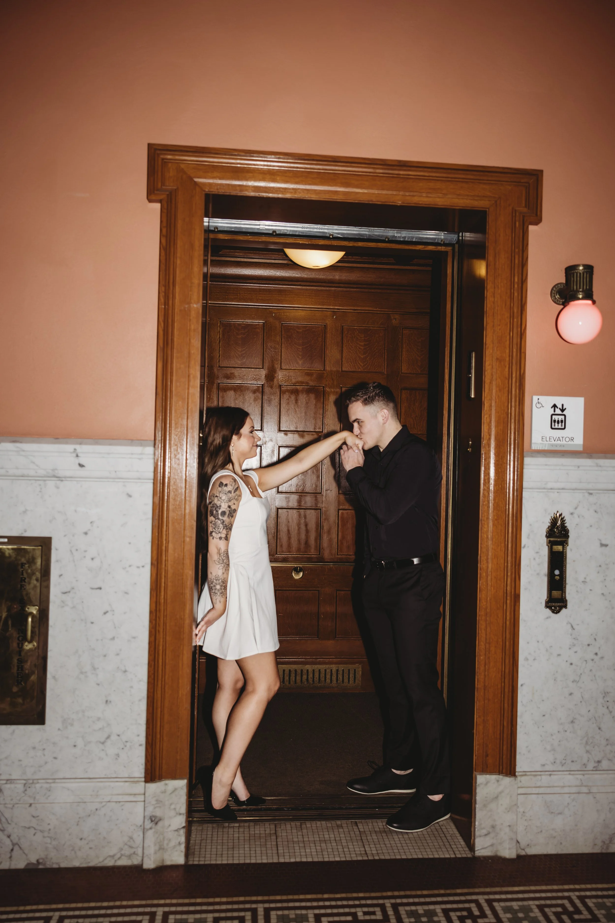ohdeercollective-ohio-statehouse-wedding-photographer-97.jpg