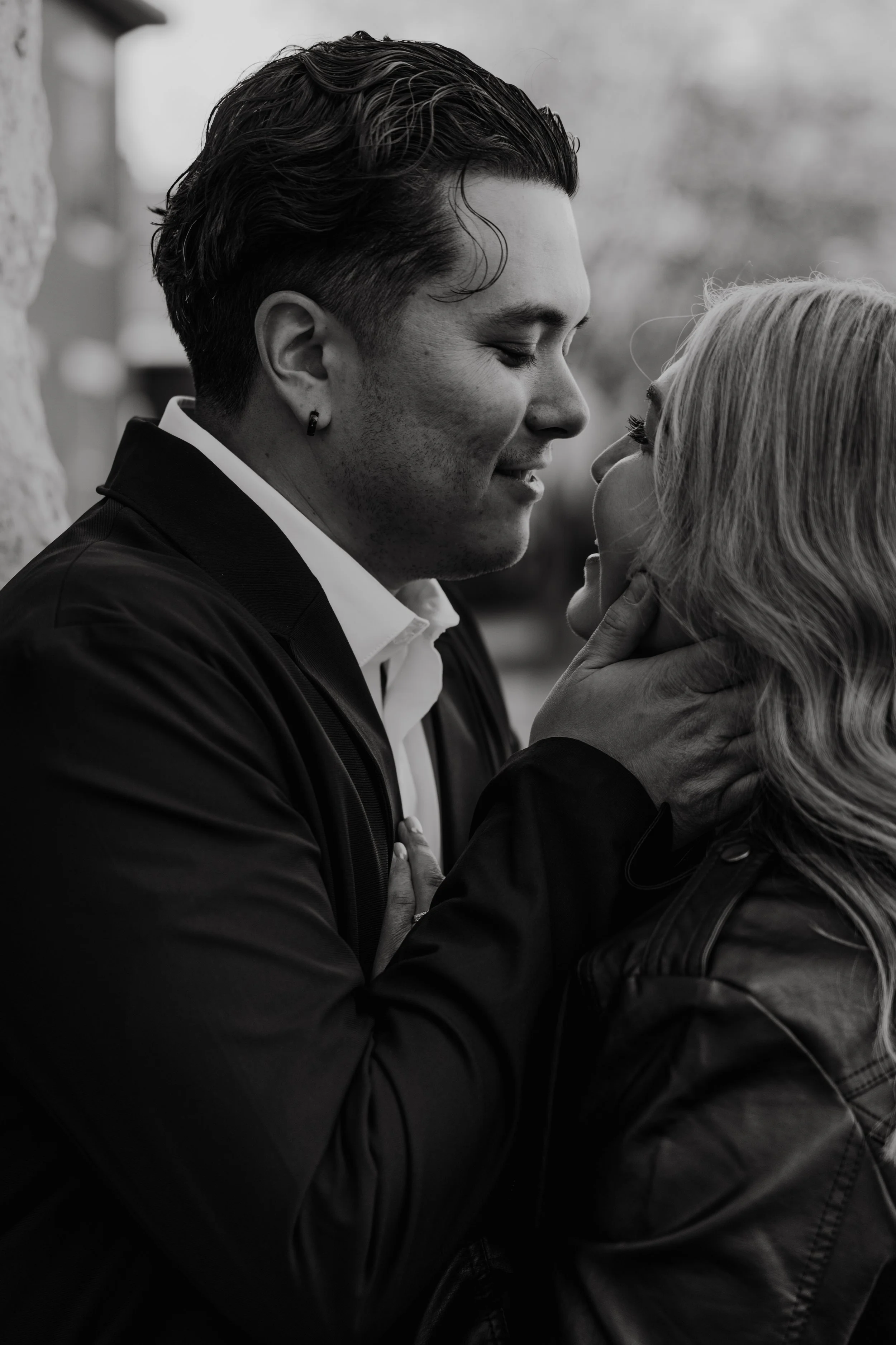 ohdeercollective-ohio-engagement-schiller-park-german-village-wedding-photographer-24.jpg