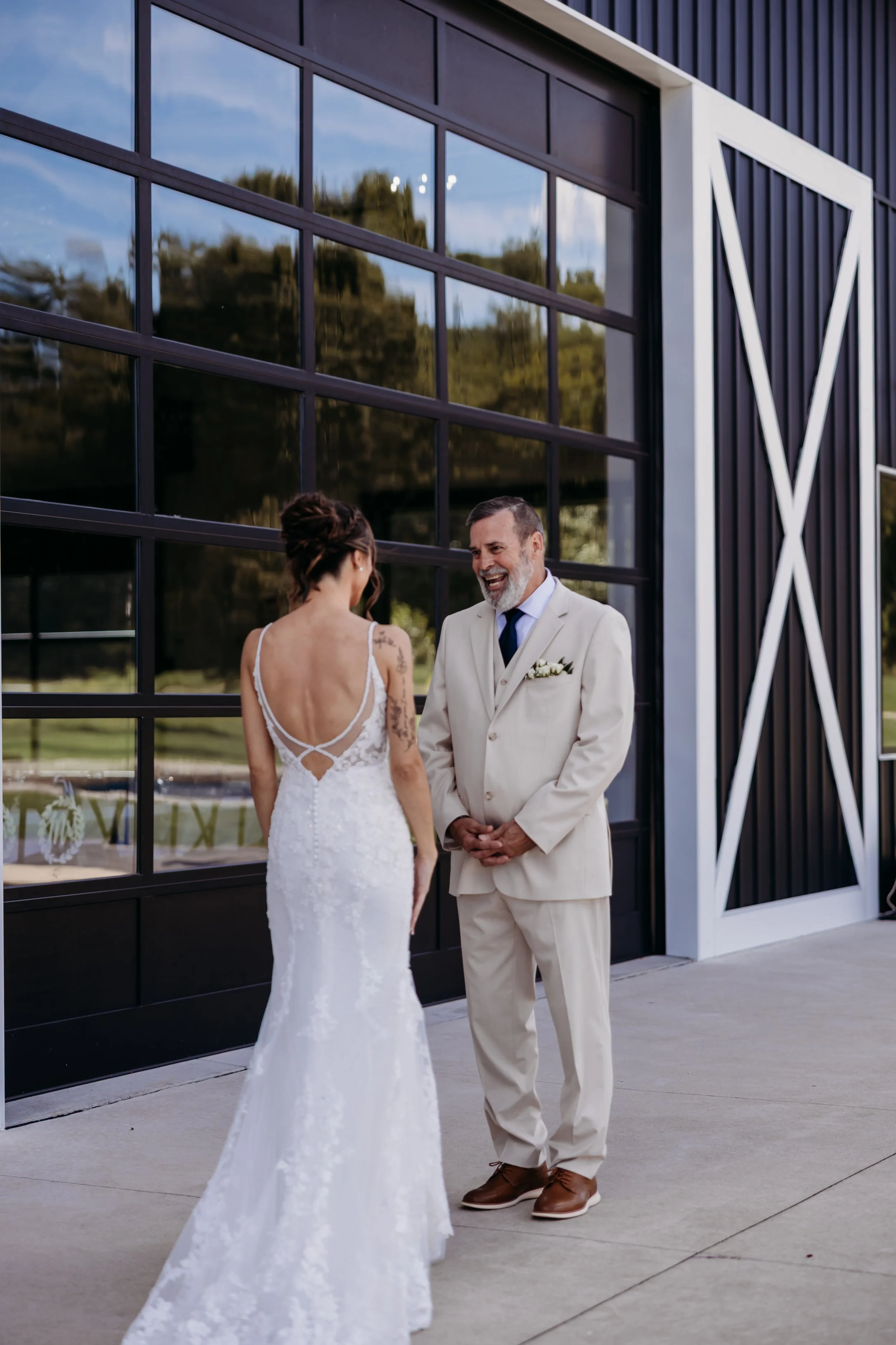 ohdeercollective-ohio-engagement-wedding-maternity-photographer-birdseyebarn-norton-16.jpg
