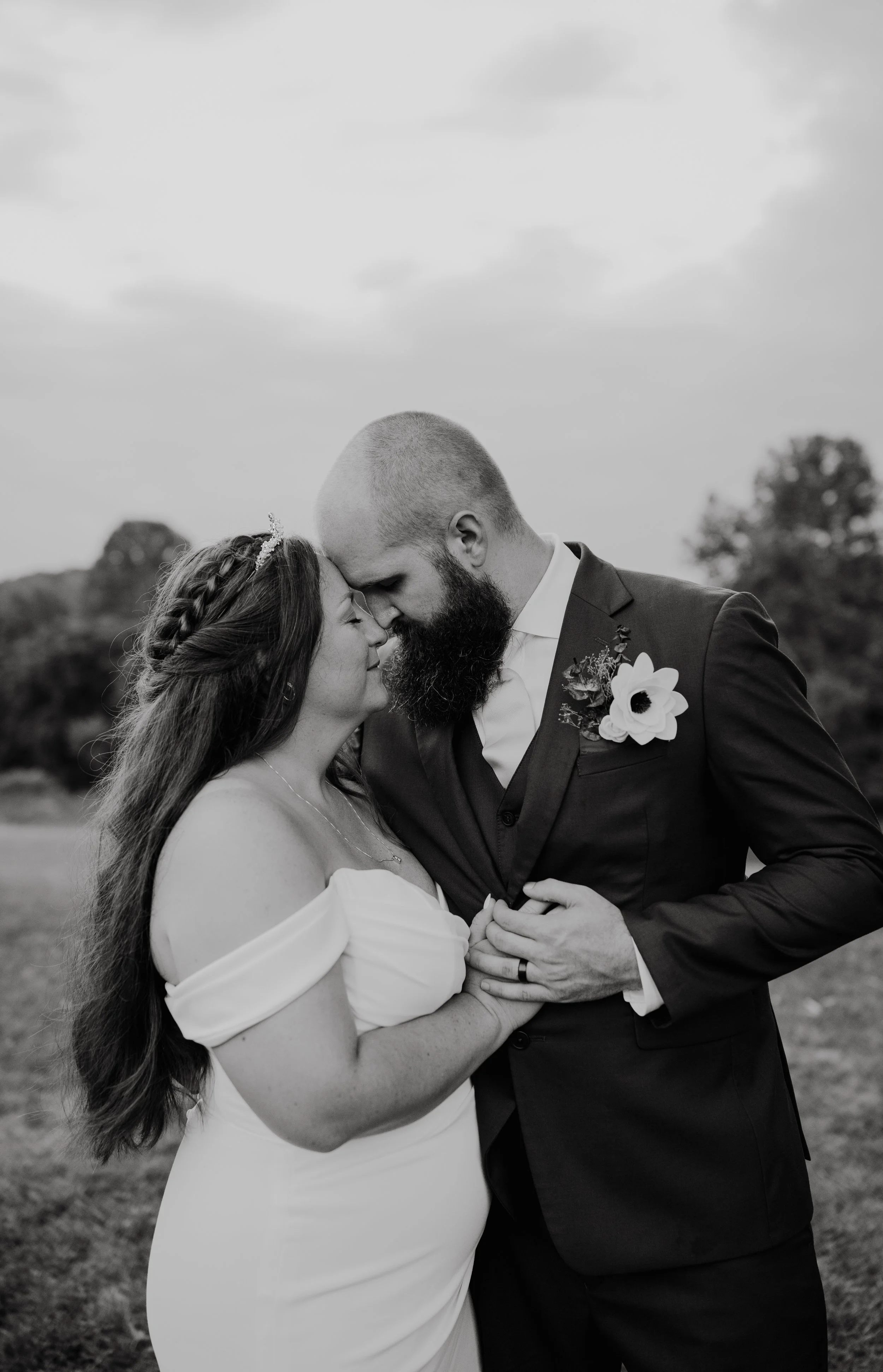 ohdeercollective-ohio-engagement-wedding-maternity-photographer-barnatrushcreek-33.jpg