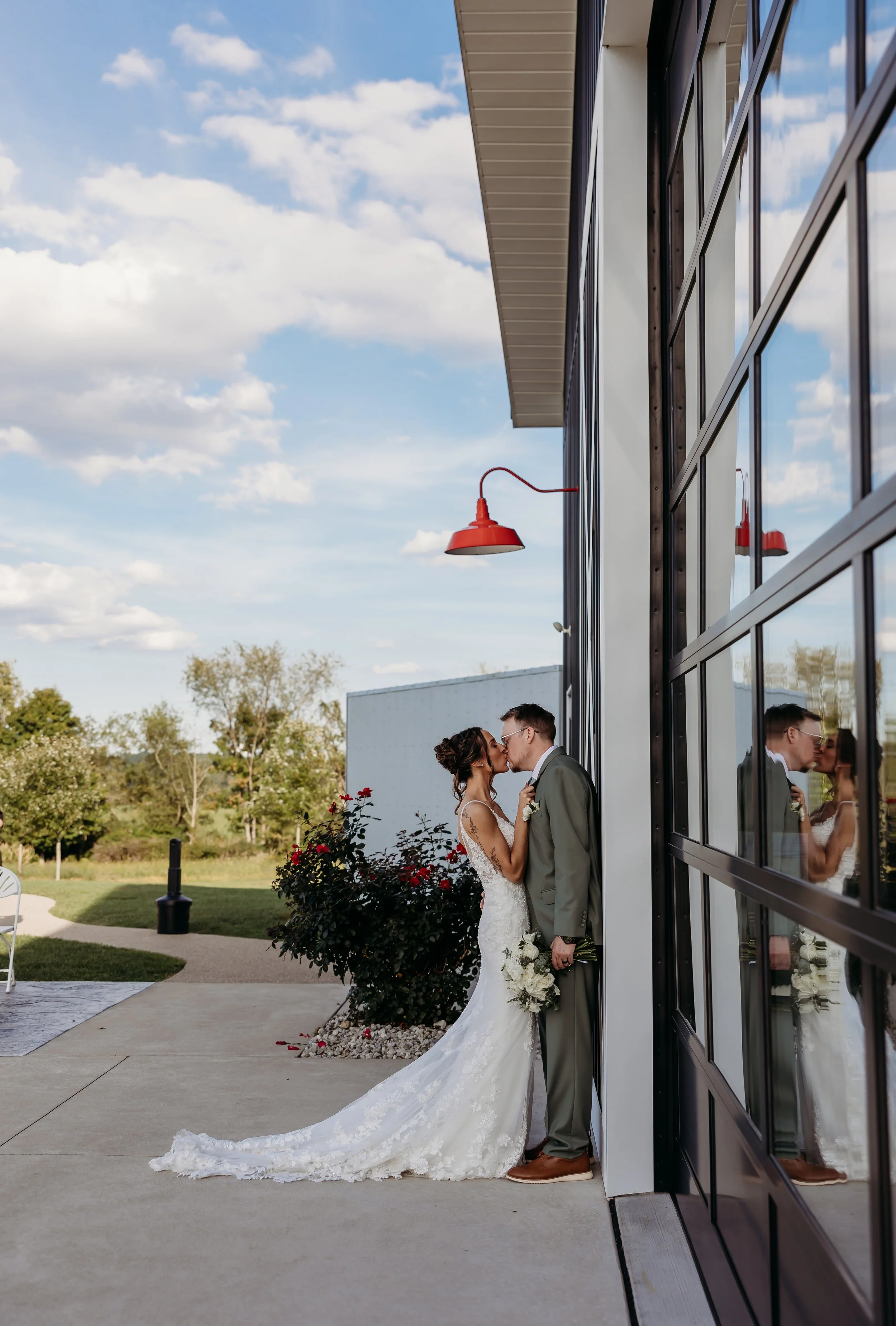 ohdeercollective-ohio-engagement-wedding-maternity-photographer-birdseyebarn-norton-33.jpg