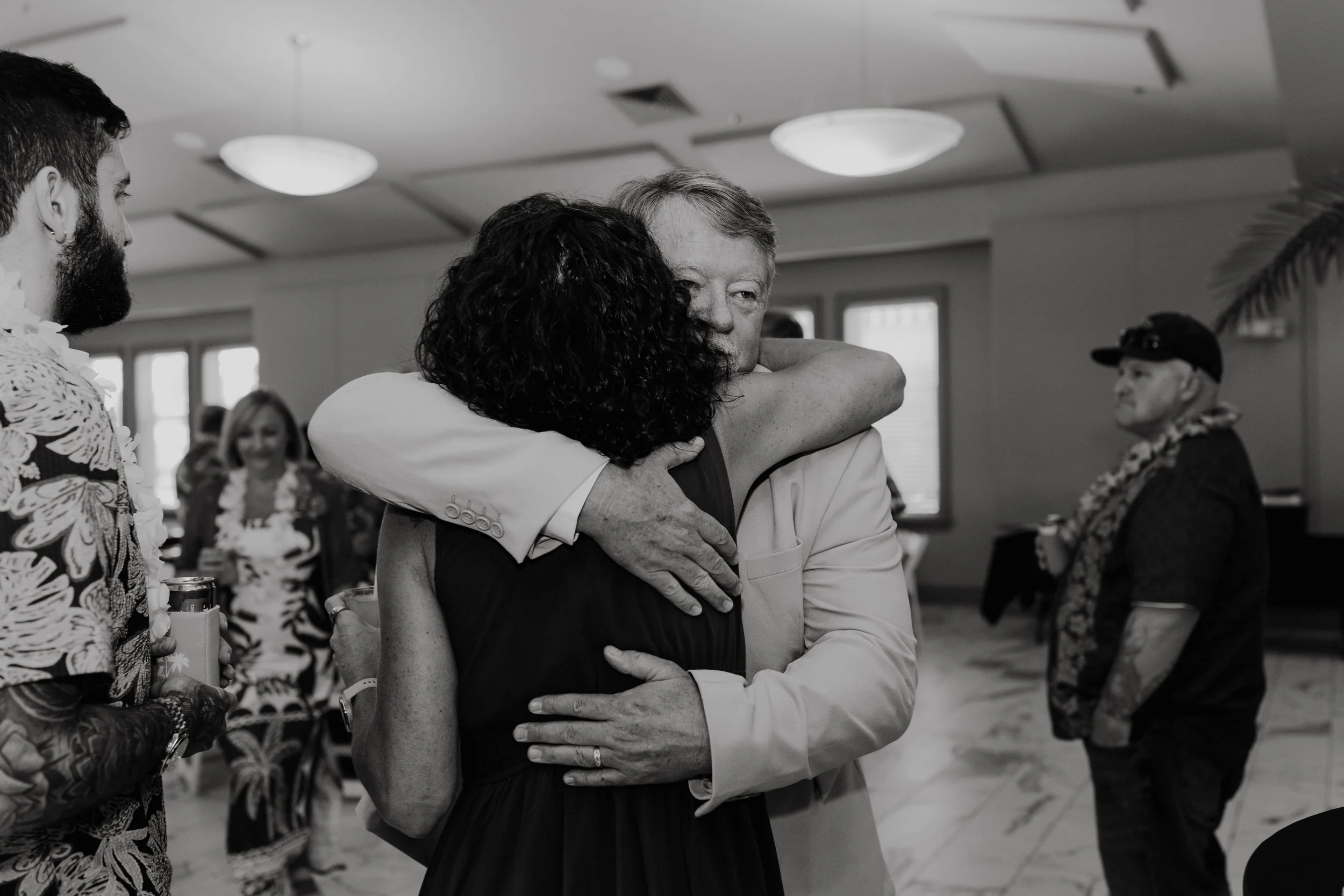 ohdeercollective-ohio-engagement-wedding-photographer-station67-155.jpg