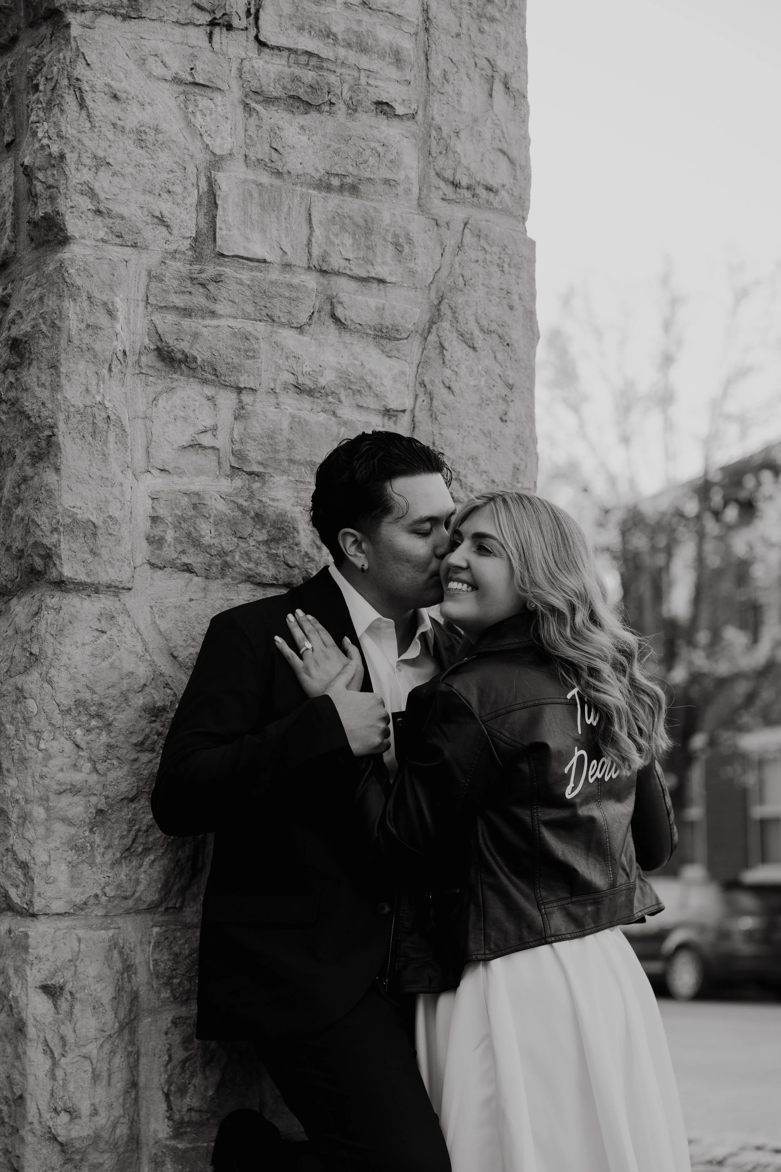 ohdeercollective-ohio-engagement-schiller-park-german-village-wedding-photographer-4.jpg