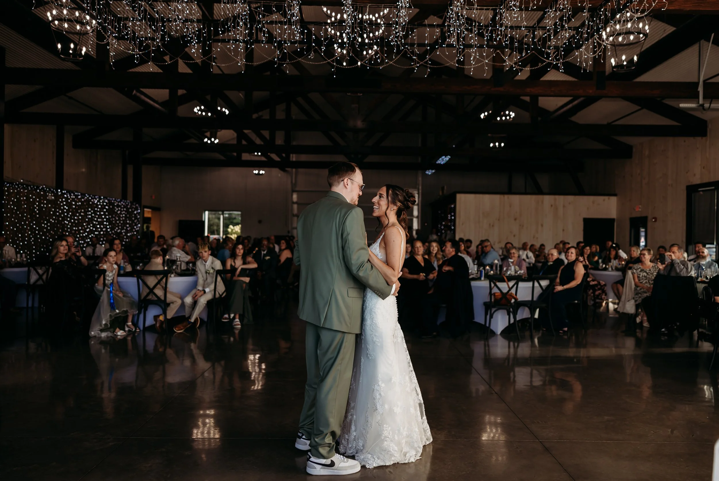 ohdeercollective-ohio-engagement-wedding-maternity-photographer-birdseyebarn-norton-40.jpg