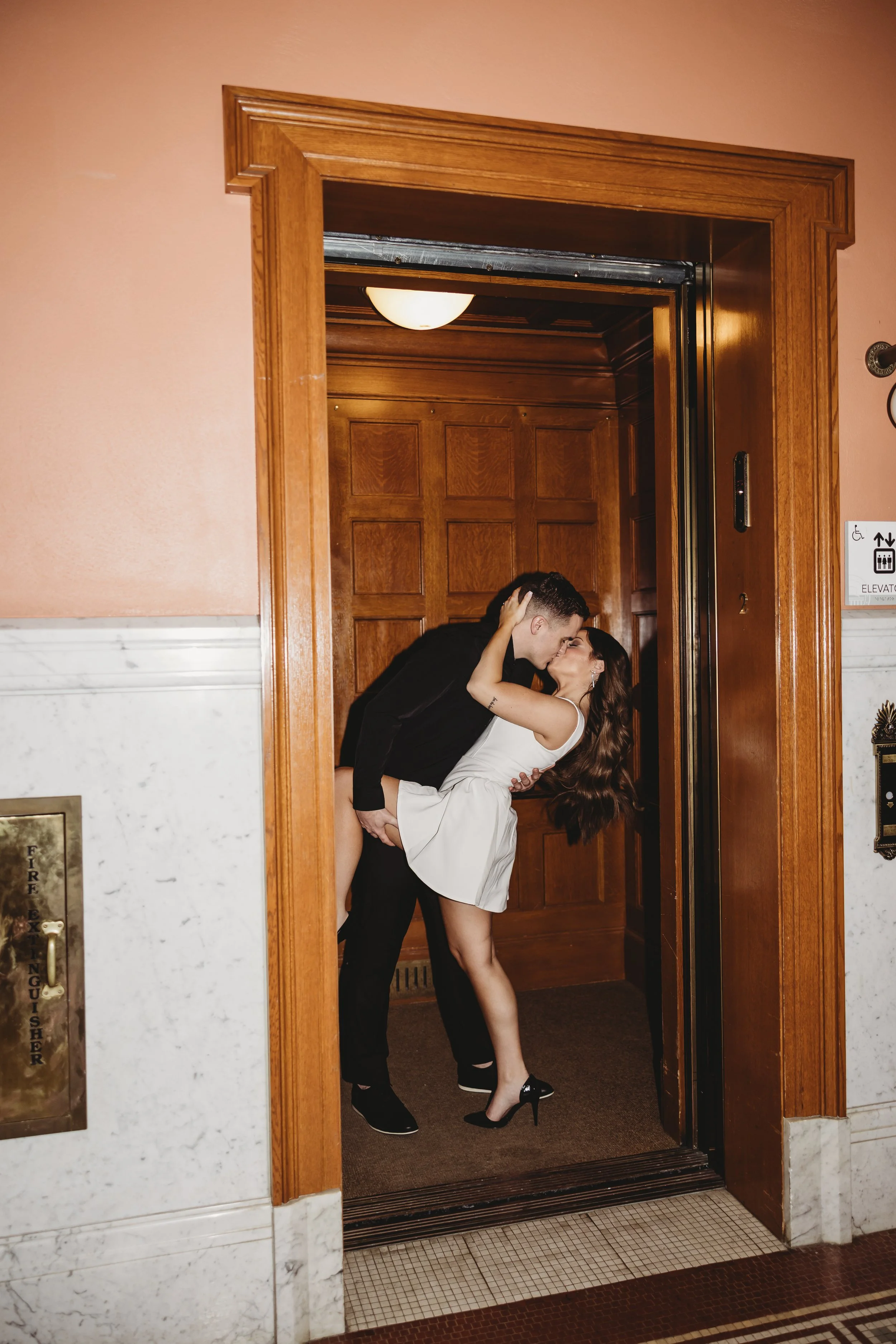 ohdeercollective-ohio-statehouse-wedding-photographer-113.jpg