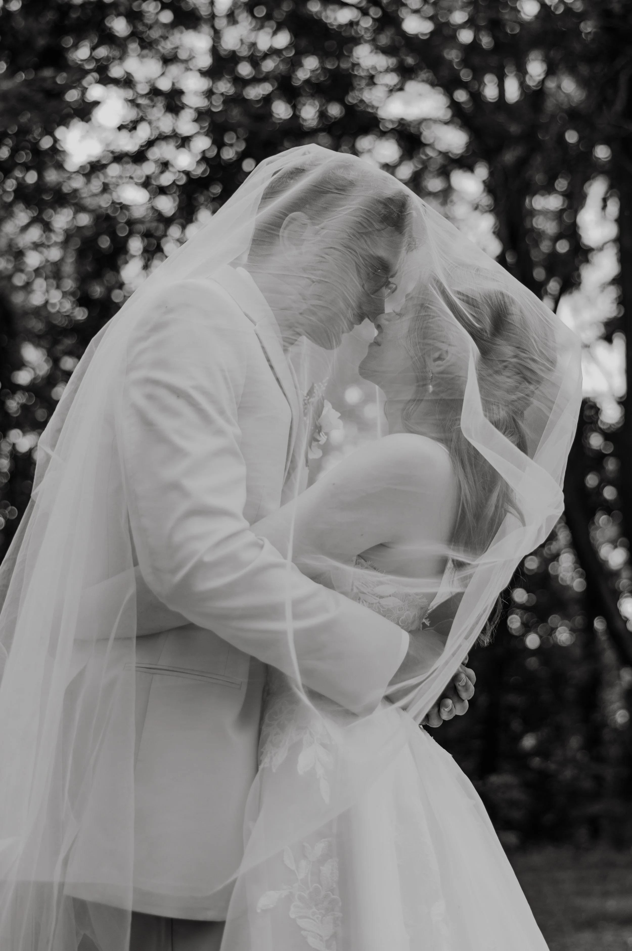 ohdeercollective-ohio-engagement-wedding-photographer-hineshill-19.jpg