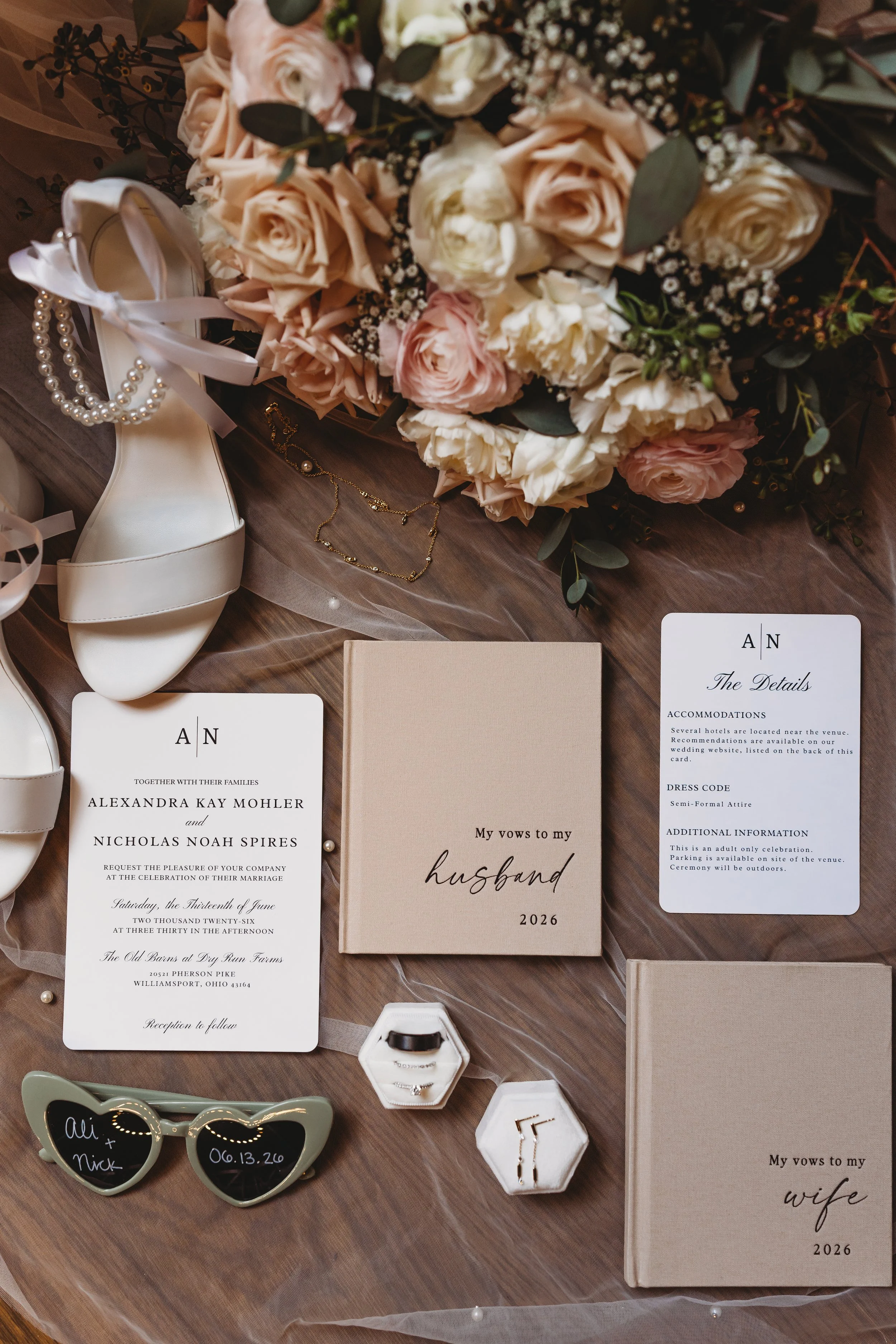 ohdeercollective-ohio-engagement-wedding-photographer-oldbarnsatdryrunfarms-4.jpg