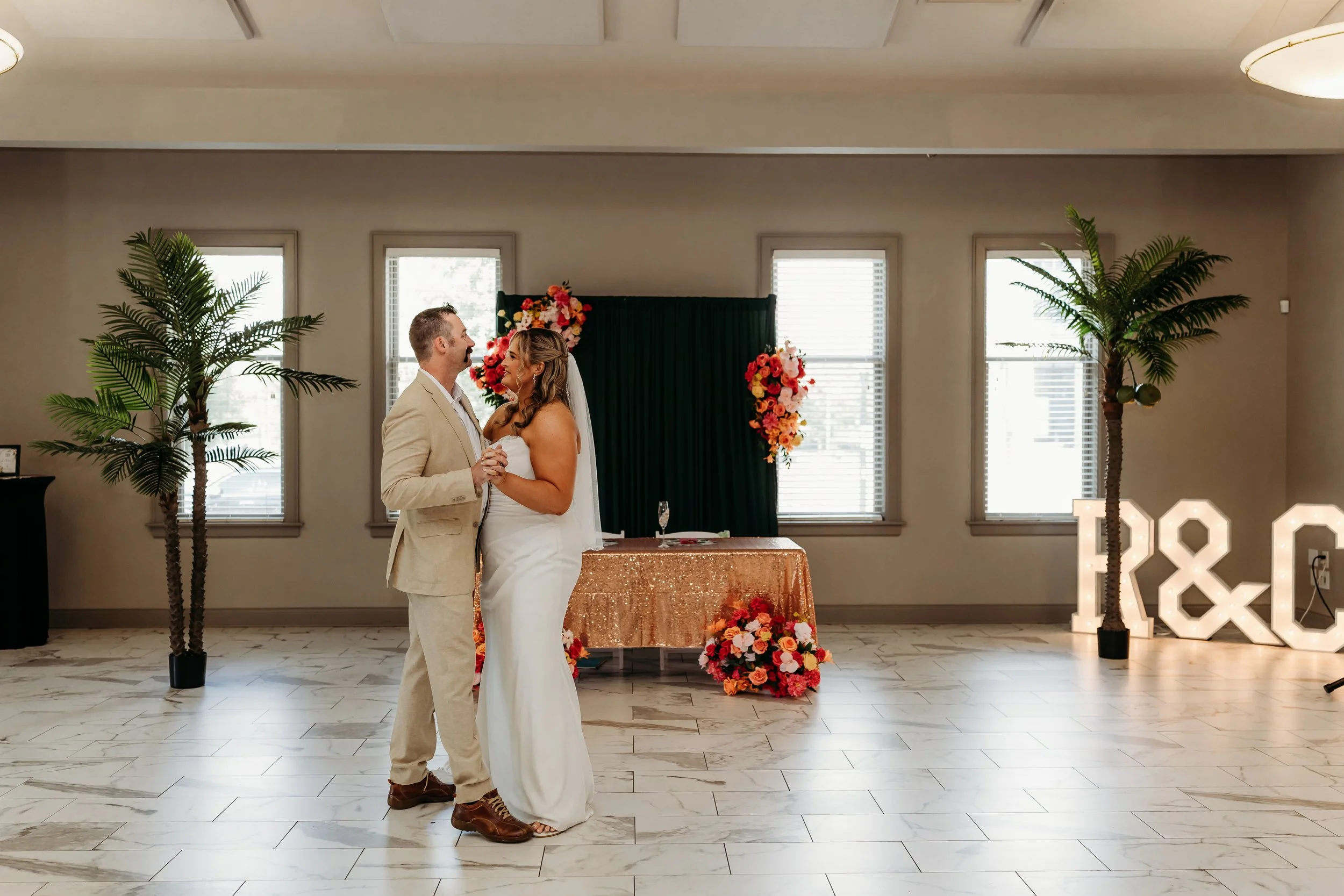 ohdeercollective-ohio-engagement-wedding-photographer-station67-252.jpg