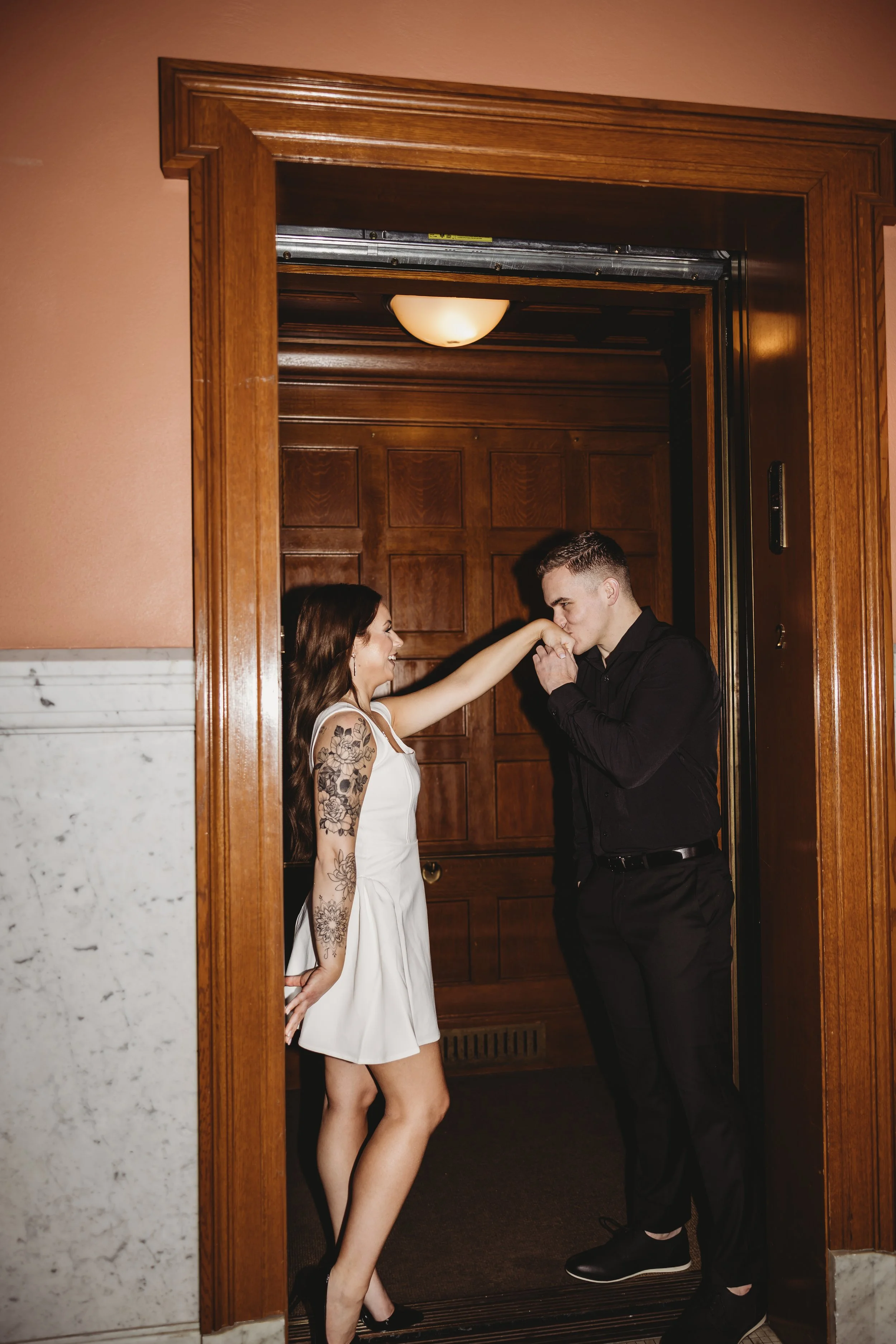 ohdeercollective-ohio-statehouse-wedding-photographer-98.jpg