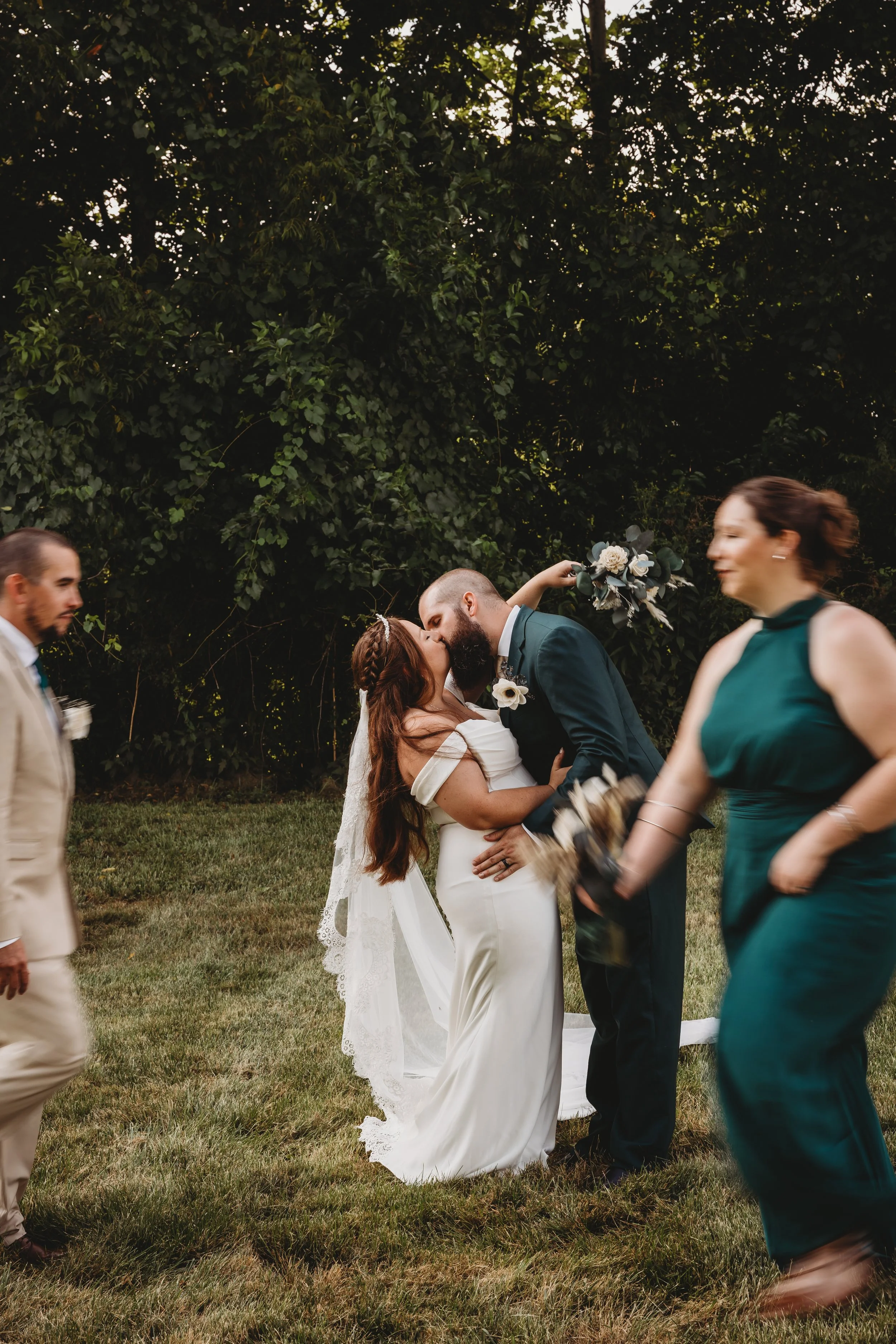 ohdeercollective-ohio-engagement-wedding-maternity-photographer-barnatrushcreek-19.jpg