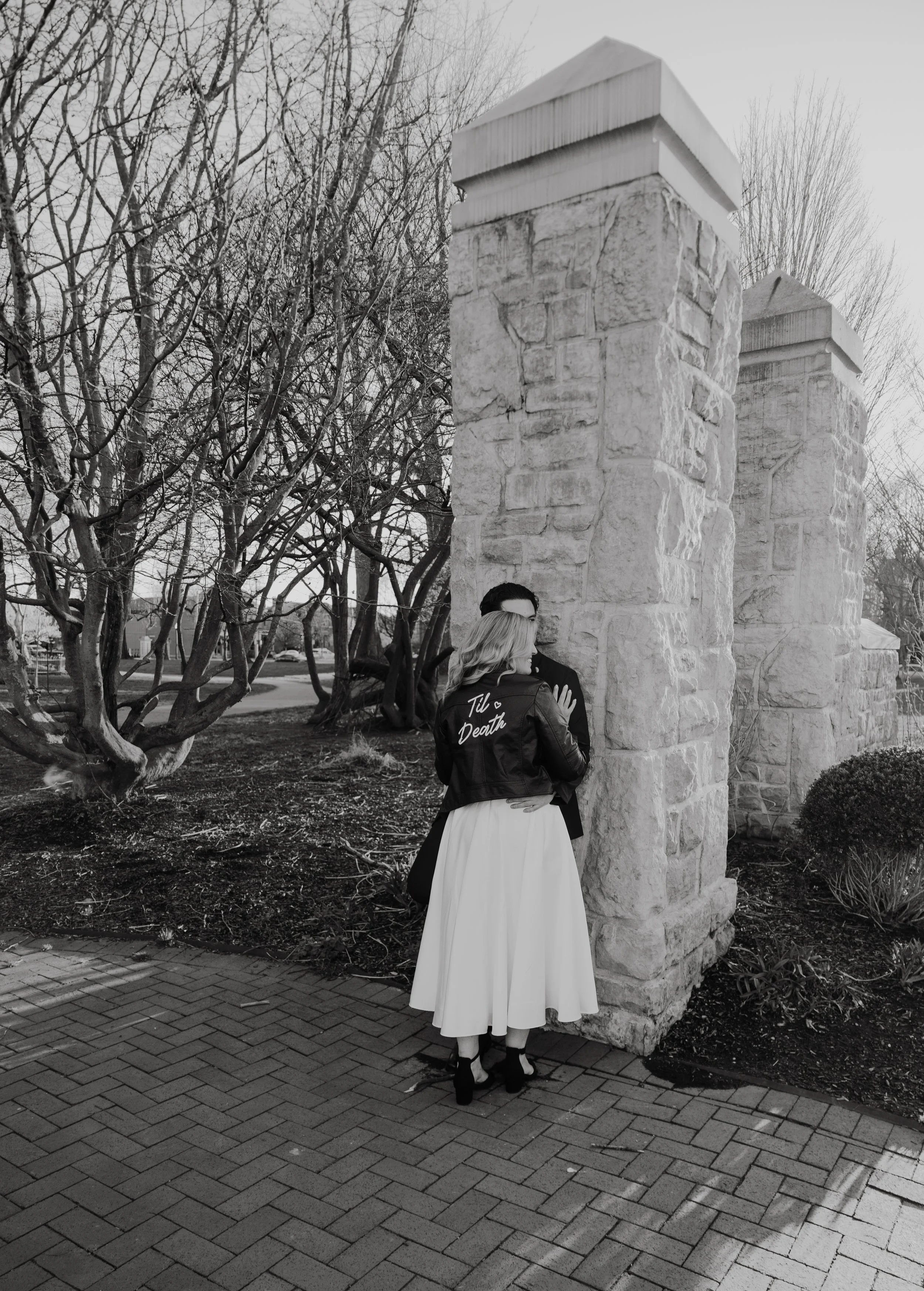 ohdeercollective-ohio-engagement-schiller-park-german-village-wedding-photographer-10.jpg