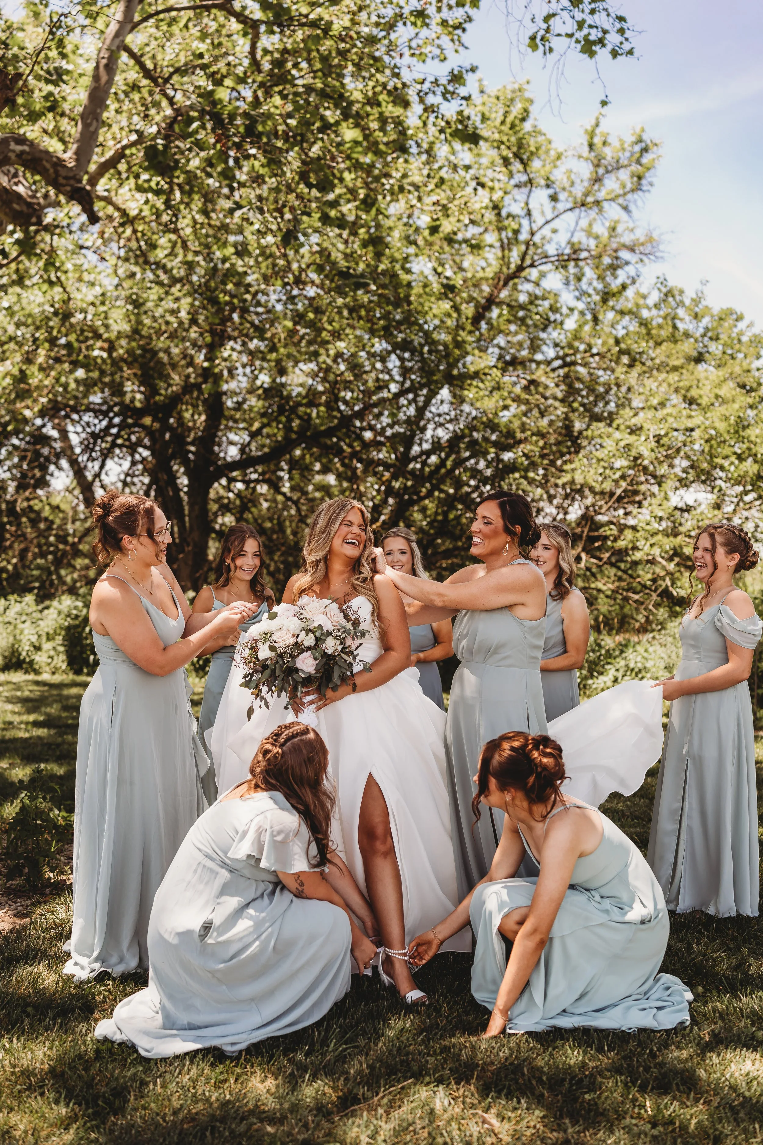 ohdeercollective-ohio-engagement-wedding-photographer-oldbarnsatdryrunfarms-10.jpg