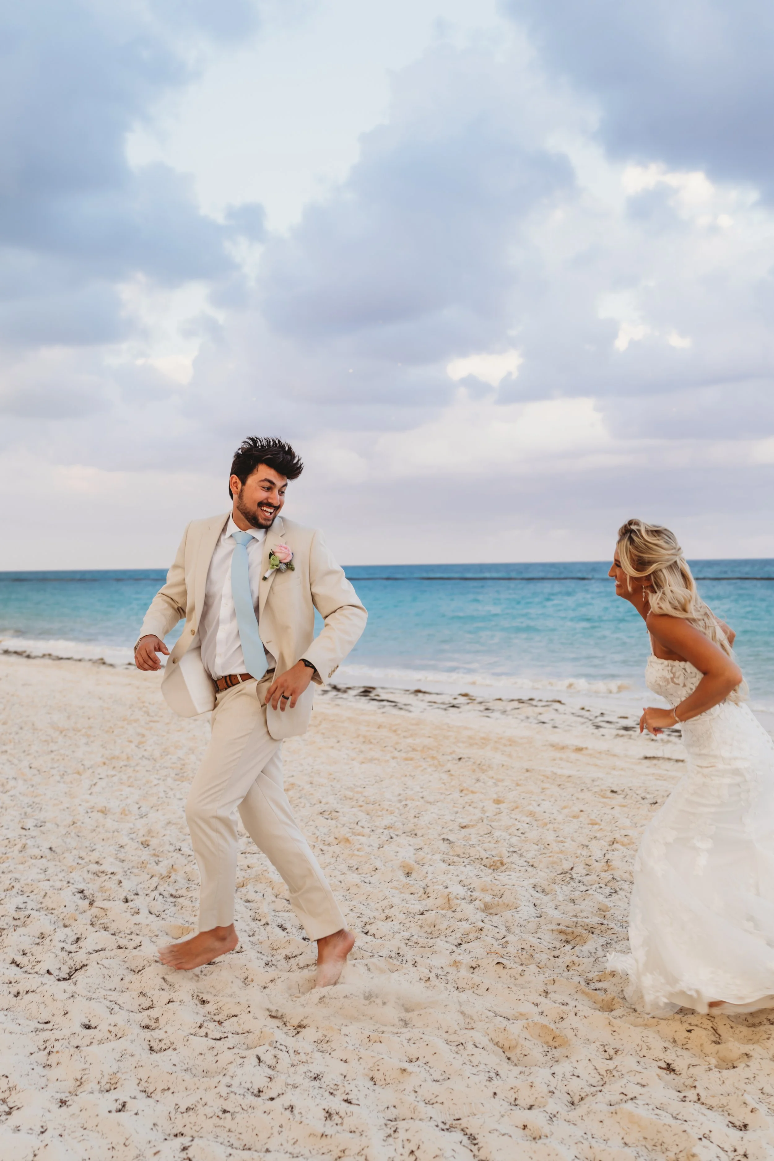 ohdeercollective-cancun-royaltonsplash-ohio-wedding-photographer-914.jpg